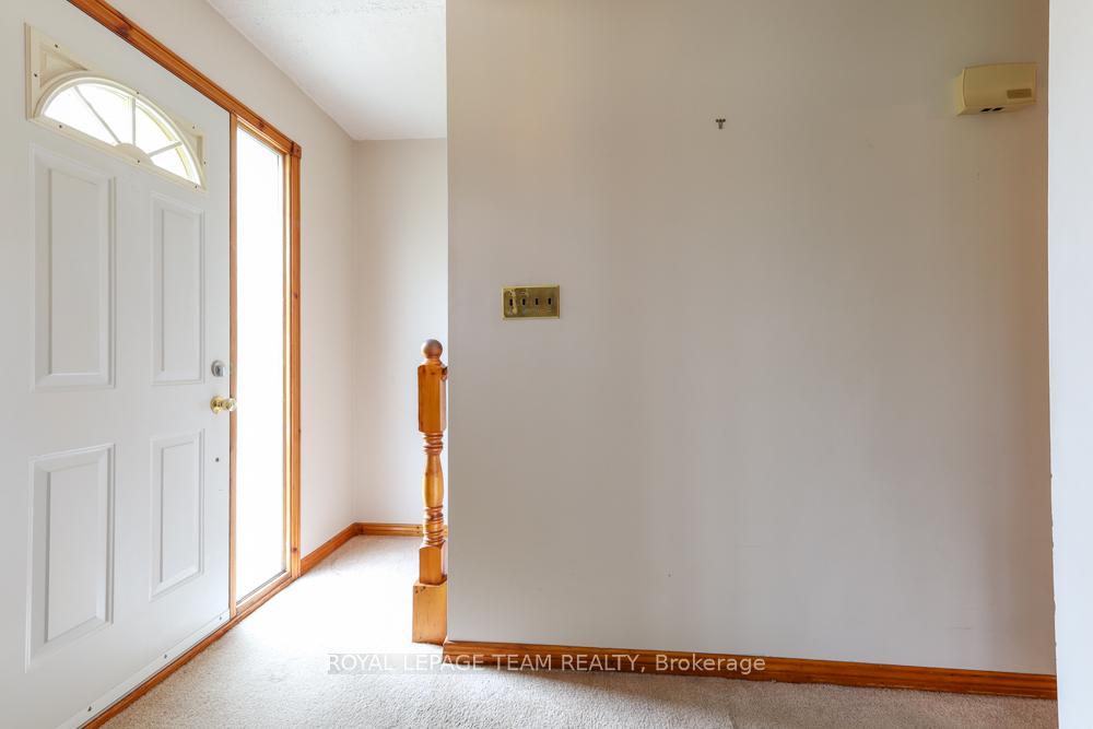 Photo 10 of 1454 Stagecoach Road, Ottawa, Greely — HOMEH