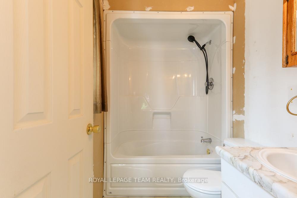 Photo 26 of 1454 Stagecoach Road, Ottawa, Greely — HOMEH