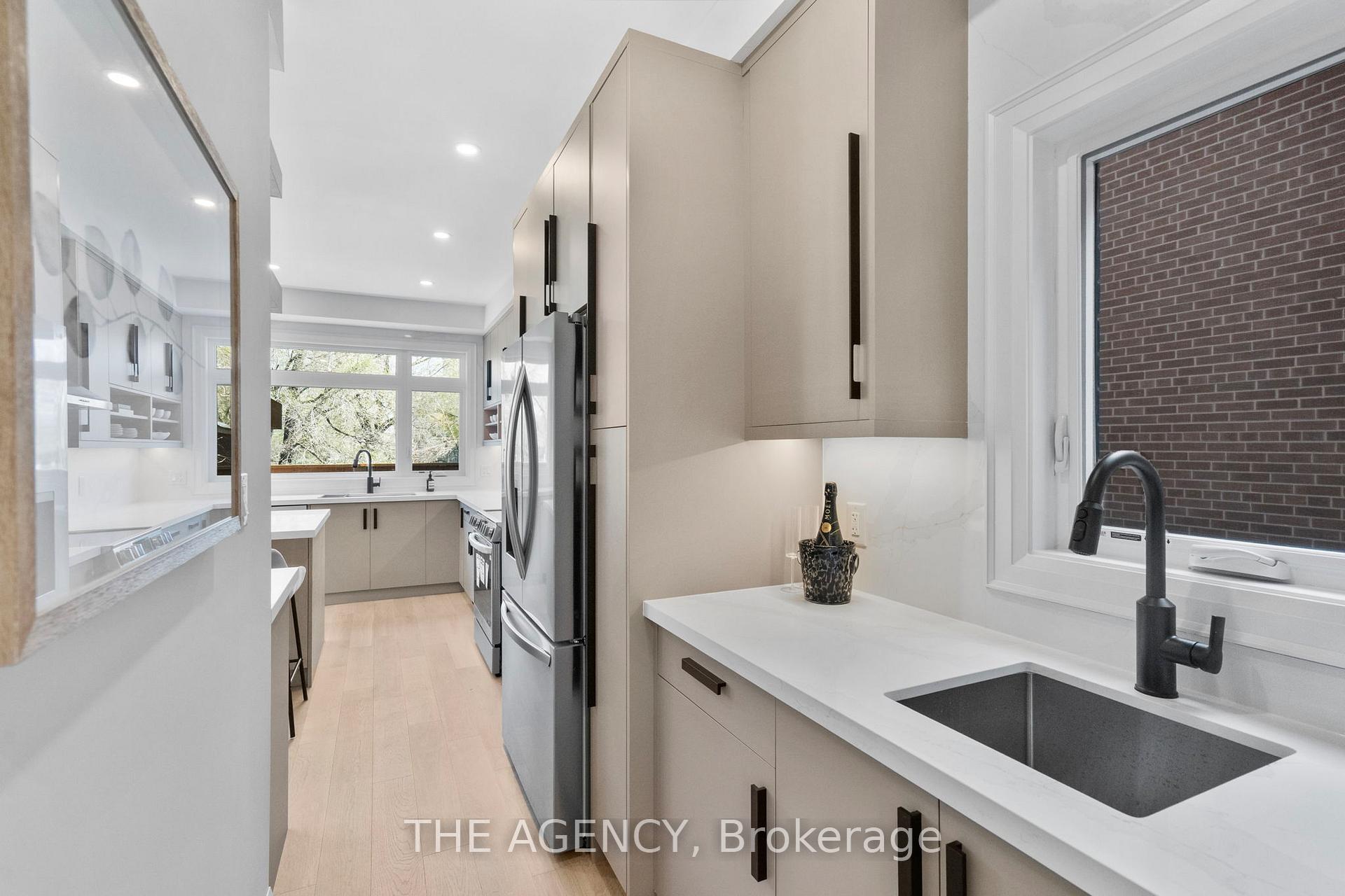 Photo 19 of 41 St Andrews Boulevard, Etobicoke, Kingsview Village-The Westway — HOMEH