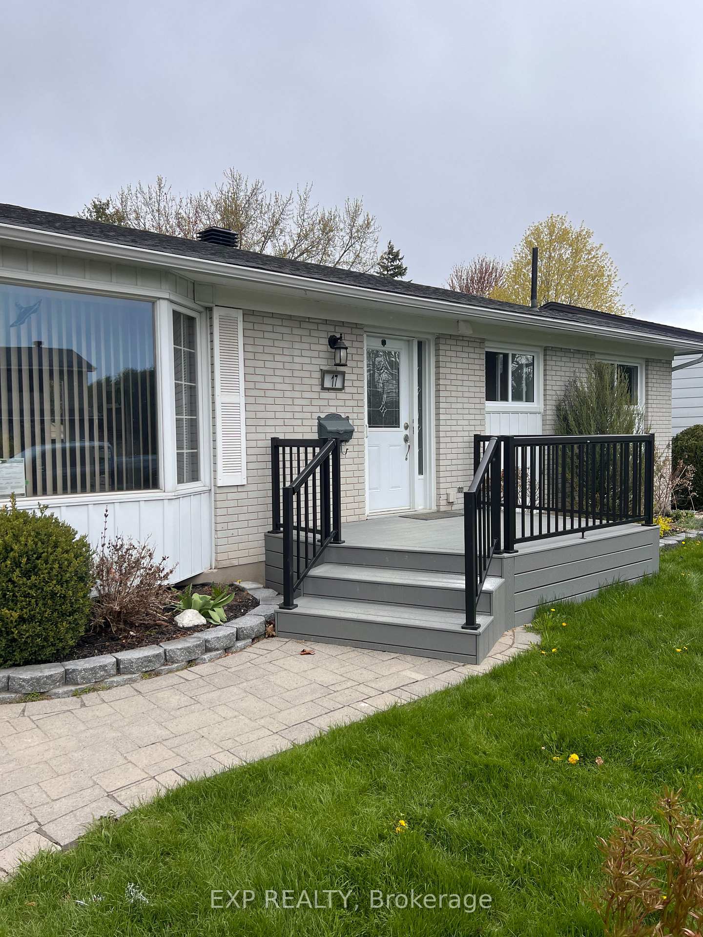 Photo 2 of Unit 1, 17 Canfield Road, Ottawa, Bayshore — HOMEH