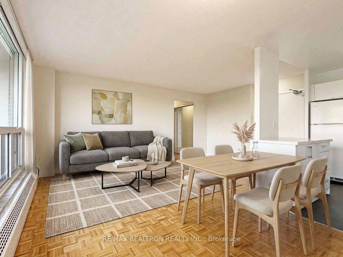 Photo 2 of Unit 810, 666 Spadina Avenue, Toronto, University — HOMEH