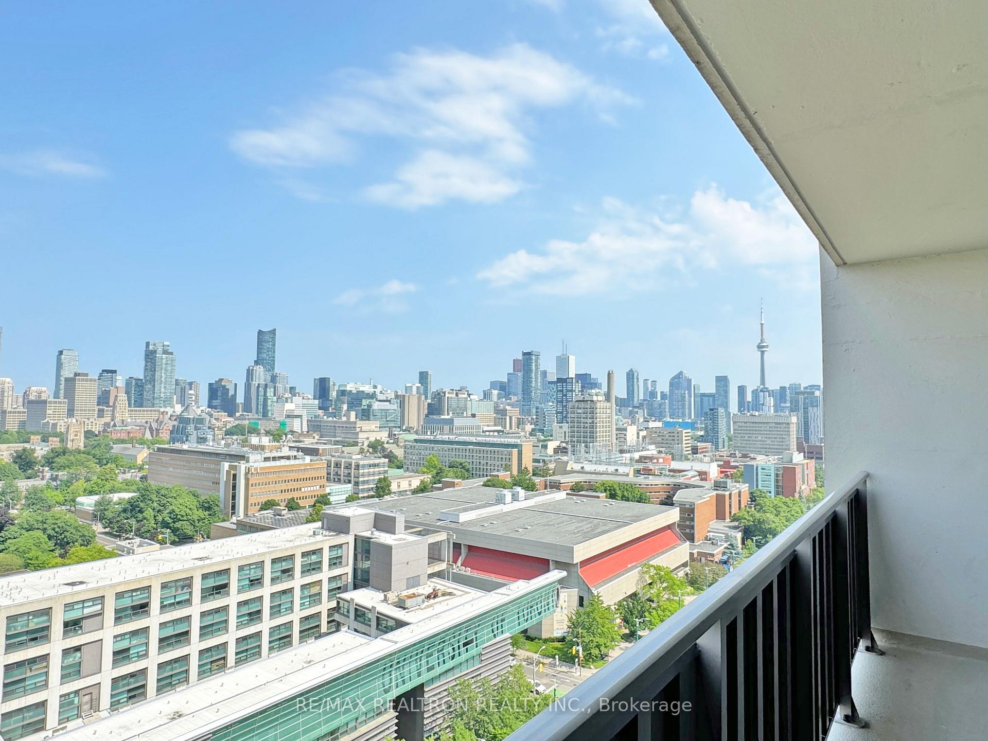 Photo 3 of Unit 810, 666 Spadina Avenue, Toronto, University — HOMEH