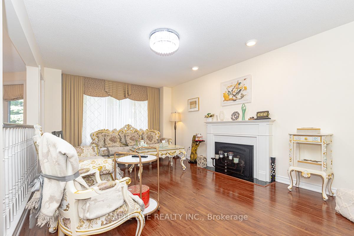 Photo 4 of 1 Elderwood Drive, Richmond Hill, Bayview Hill — HOMEH