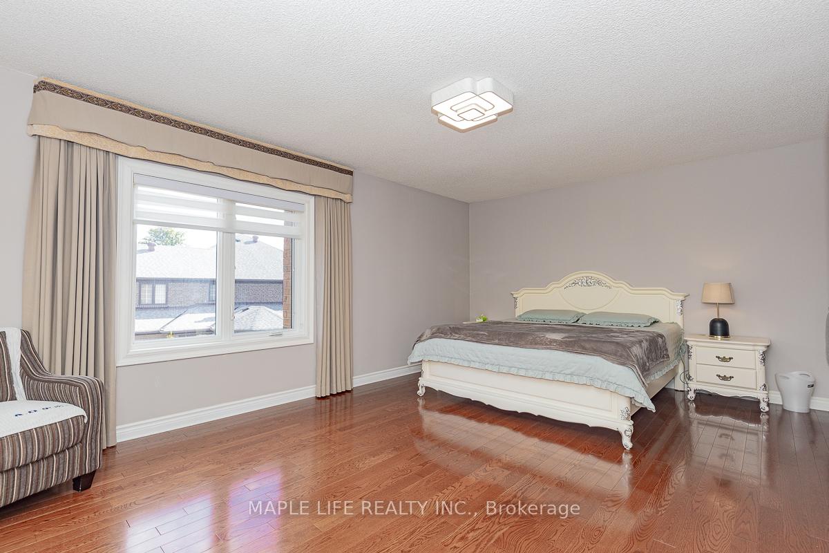 Photo 15 of 1 Elderwood Drive, Richmond Hill, Bayview Hill — HOMEH