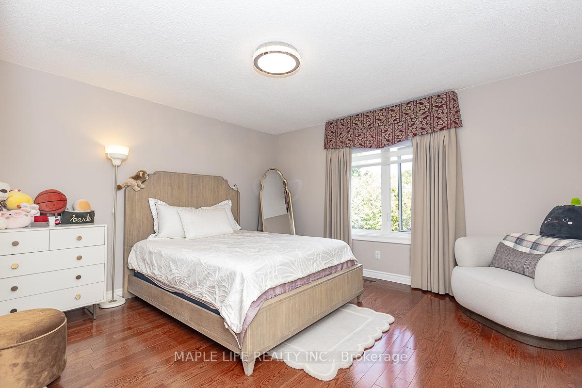 Photo 19 of 1 Elderwood Drive, Richmond Hill, Bayview Hill — HOMEH