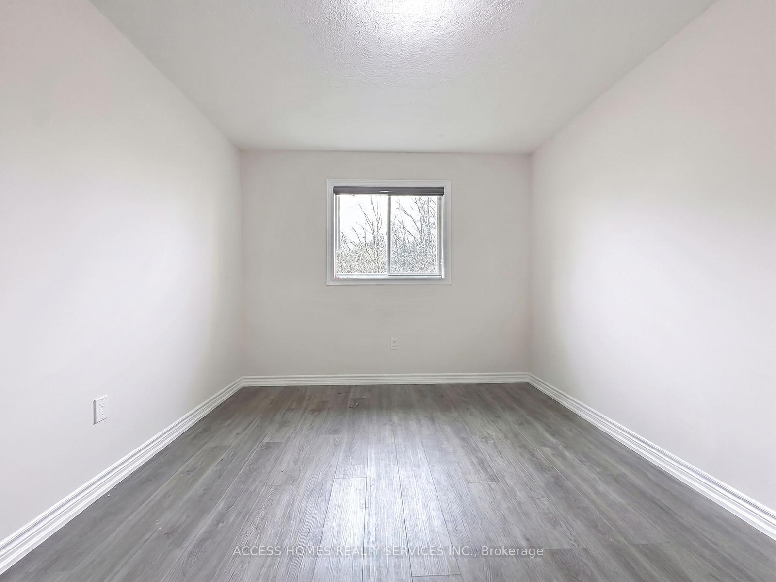 Photo 6 of Unit 13, 345 Glancaster Road, Hamilton, Villages of Glancaster — HOMEH