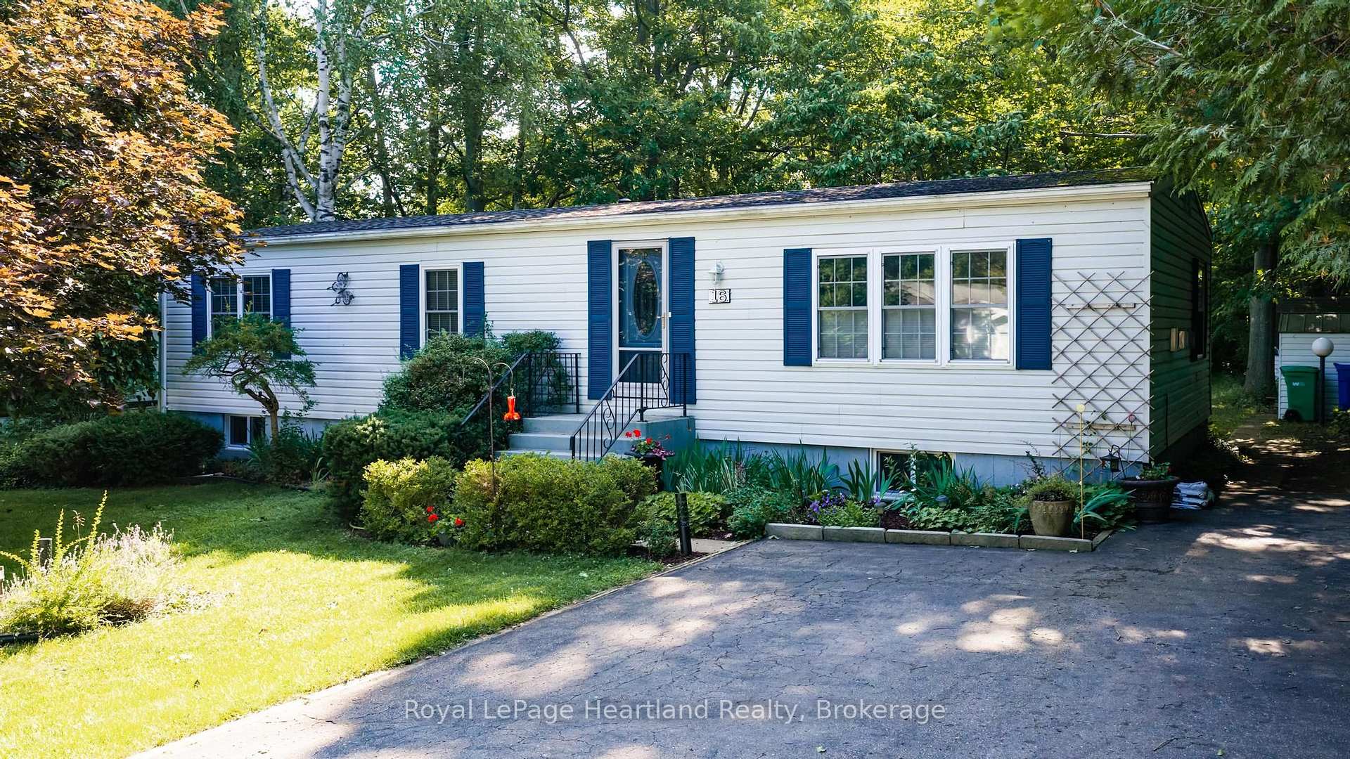 Photo 2 of 16 Huron Lane, Ashfield-Colborne-Wawanosh, Colborne — HOMEH