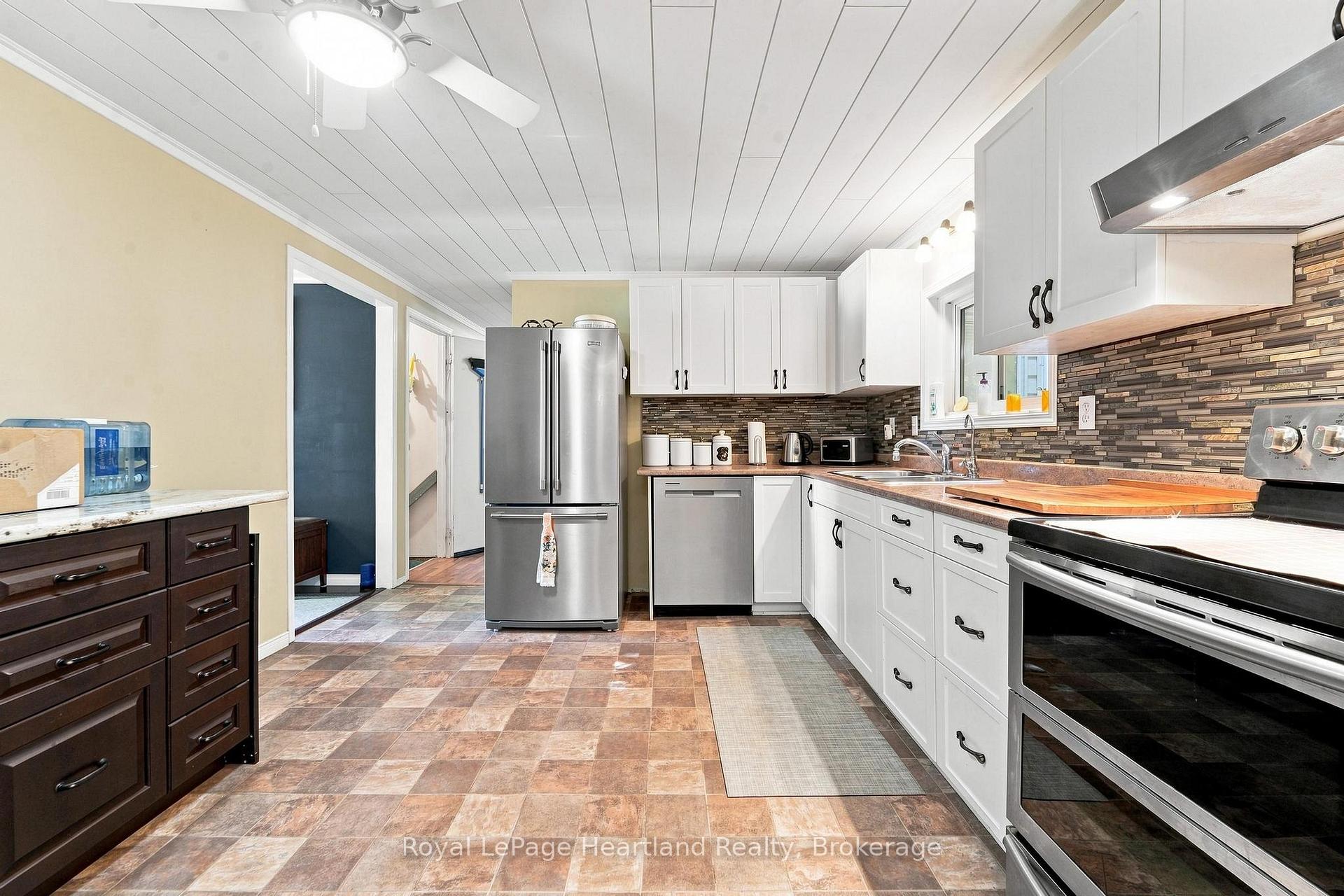 Photo 10 of 16 Huron Lane, Ashfield-Colborne-Wawanosh, Colborne — HOMEH