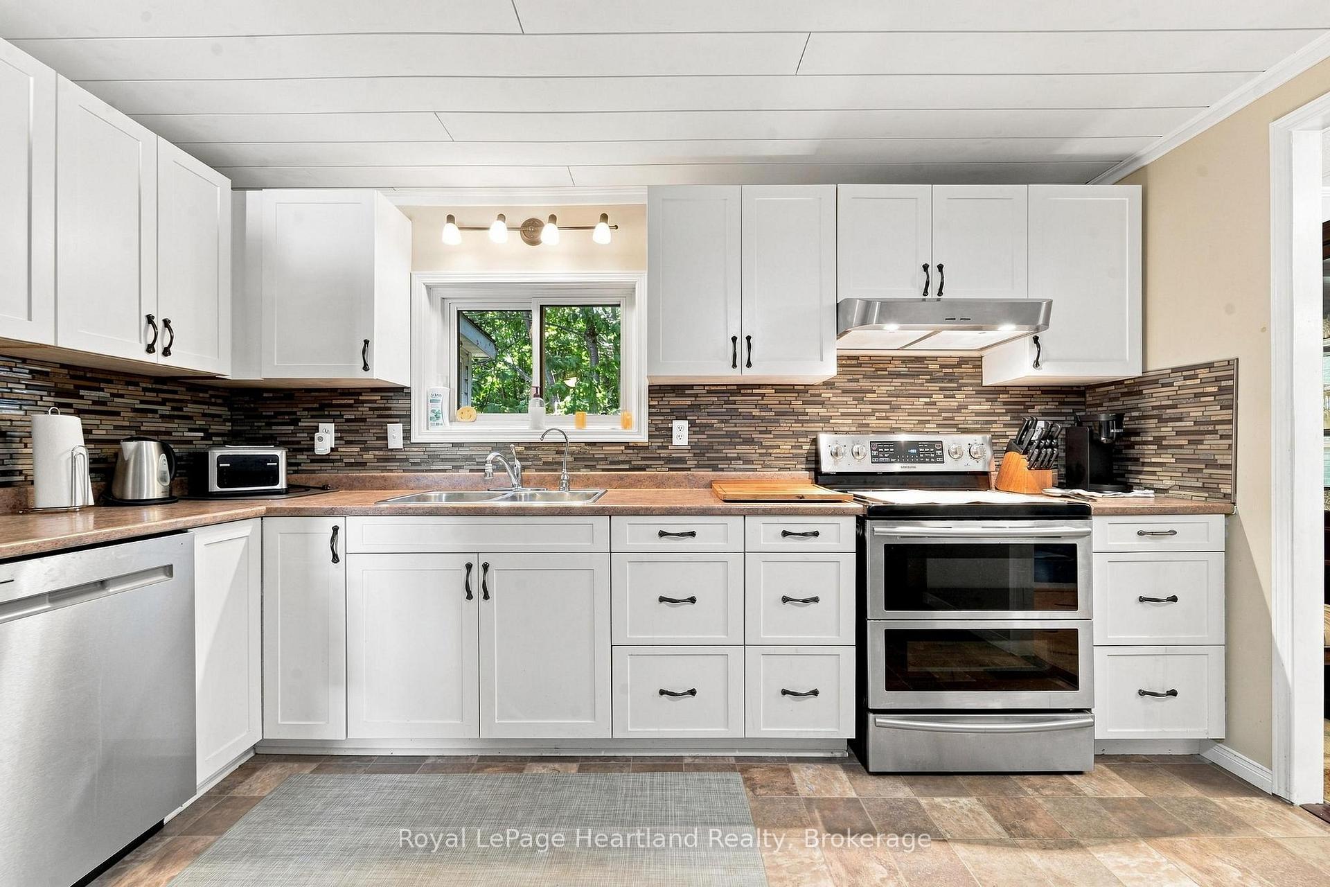 Photo 11 of 16 Huron Lane, Ashfield-Colborne-Wawanosh, Colborne — HOMEH
