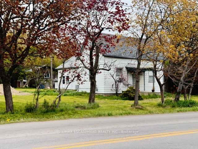 Photo 1 of 441 Mud Street, Hamilton, Rural Stoney Creek — HOMEH
