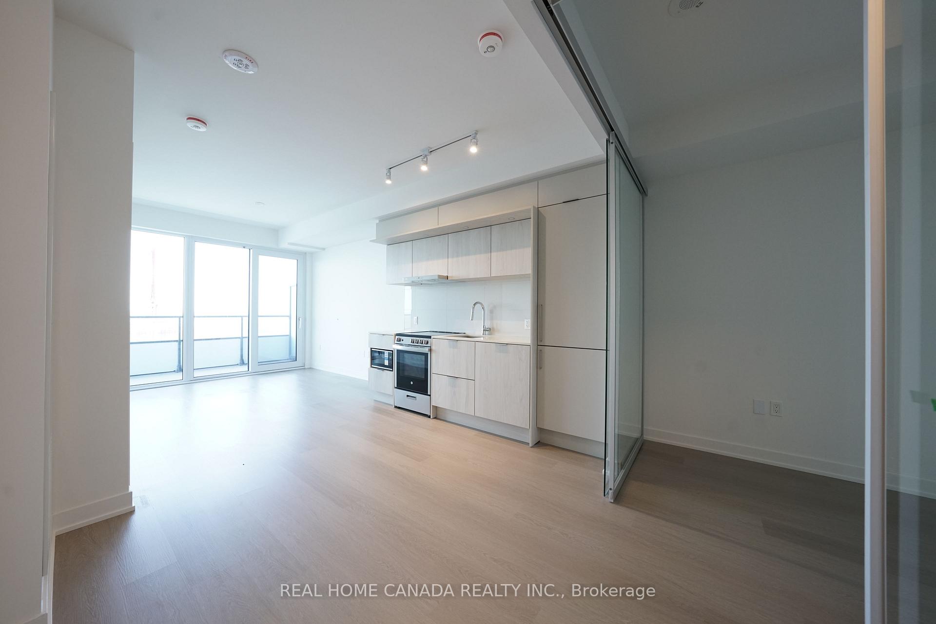 Front of Unit 4712, 448 Burnhamthorpe Road W