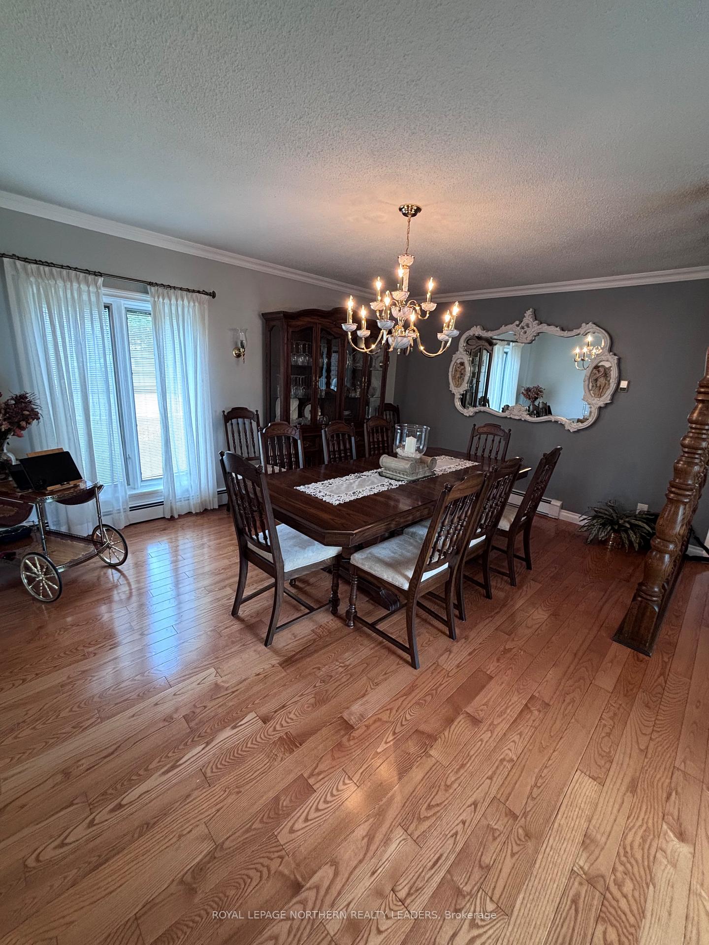 Photo 15 of 324 Third Avenue, Cochrane — HOMEH