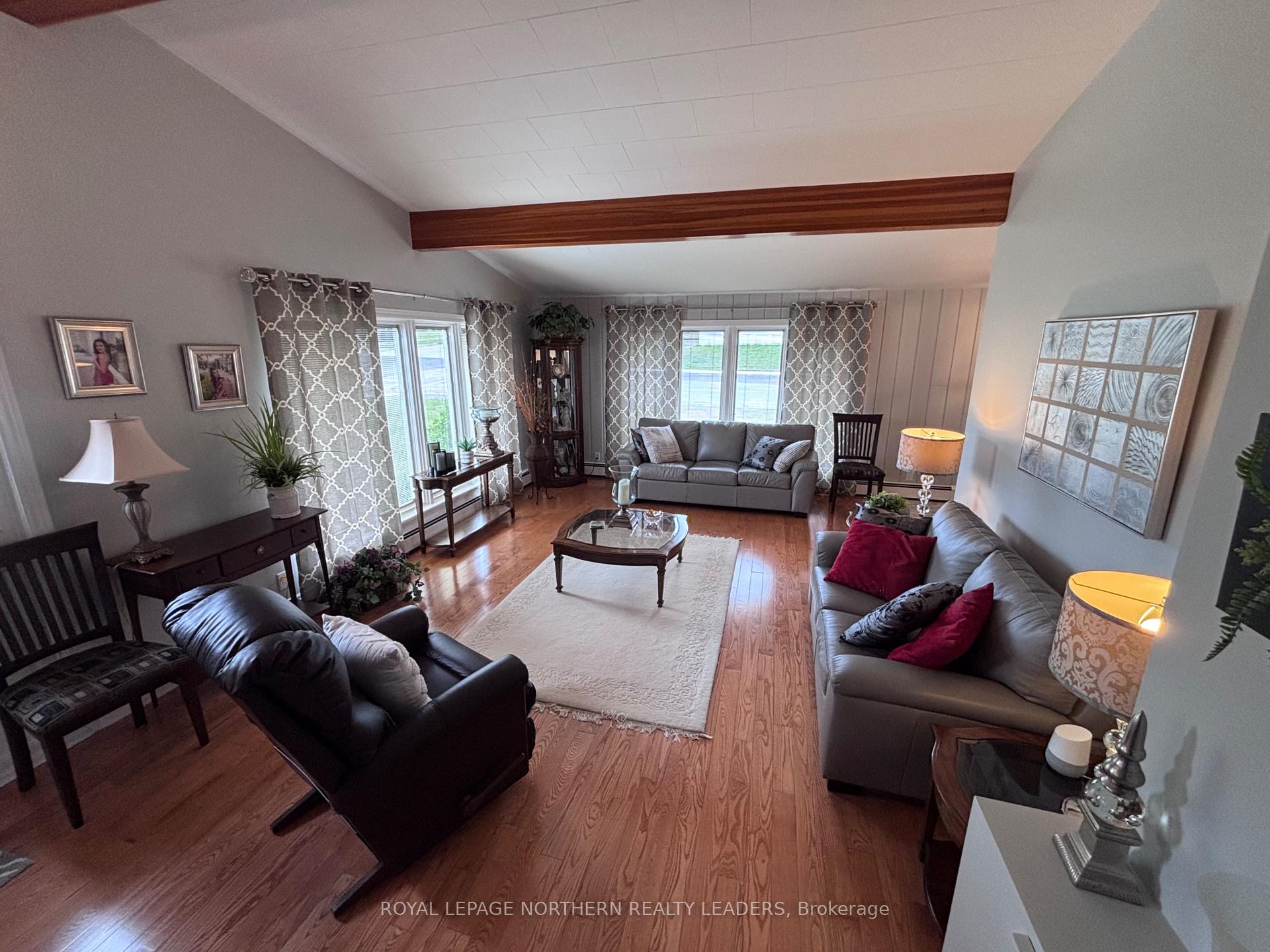 Photo 22 of 324 Third Avenue, Cochrane — HOMEH