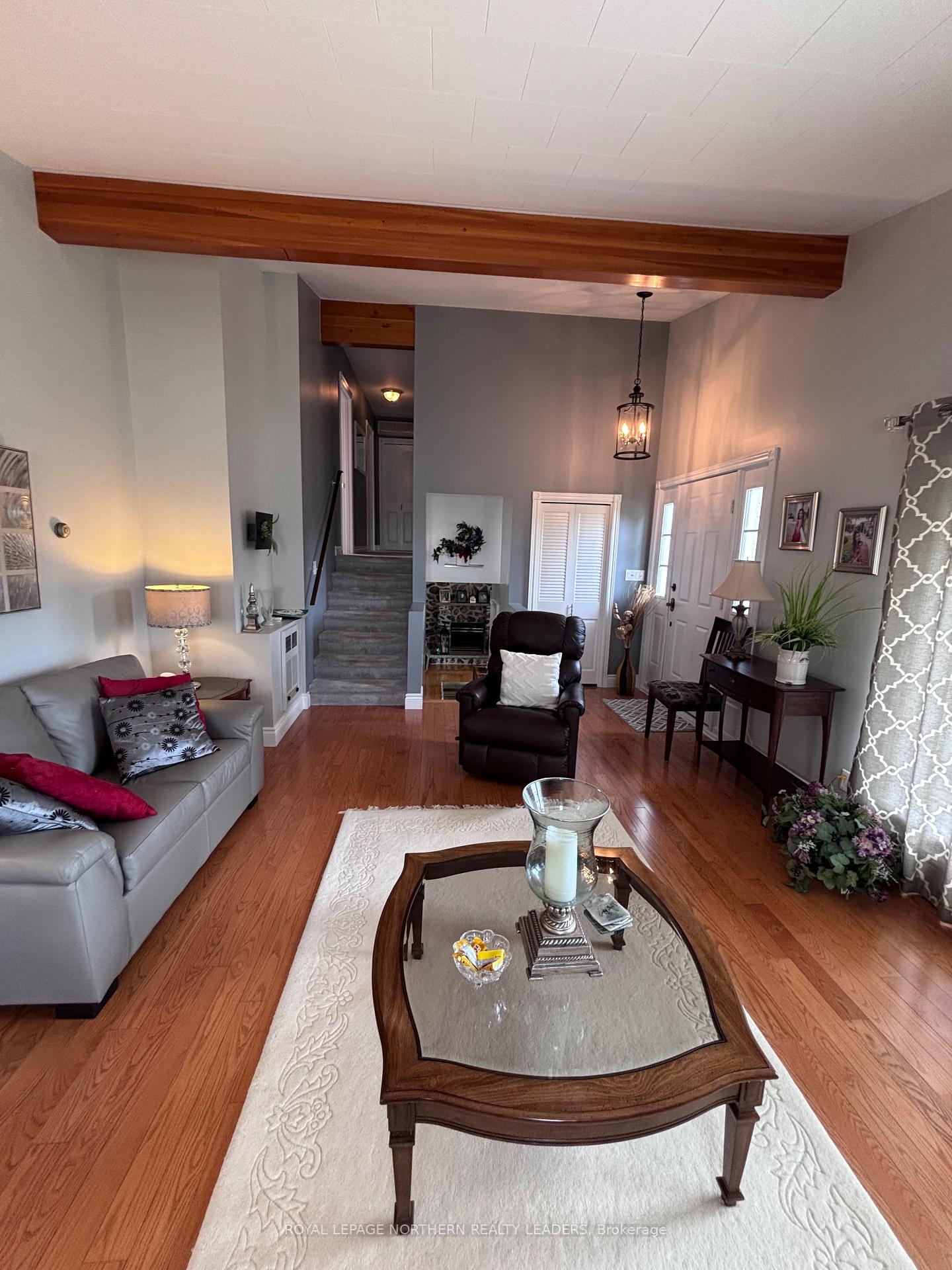 Photo 23 of 324 Third Avenue, Cochrane — HOMEH