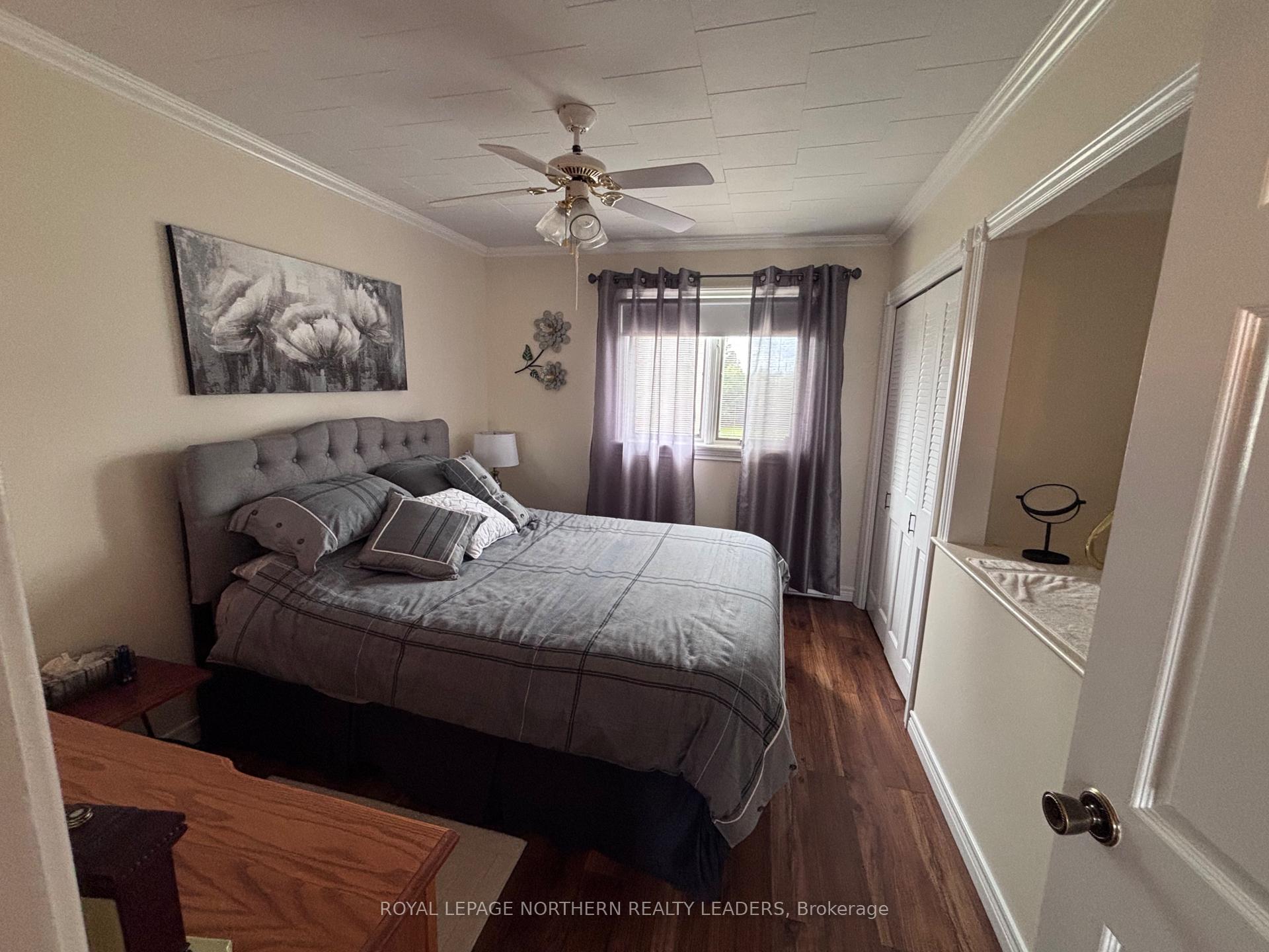 Photo 27 of 324 Third Avenue, Cochrane — HOMEH