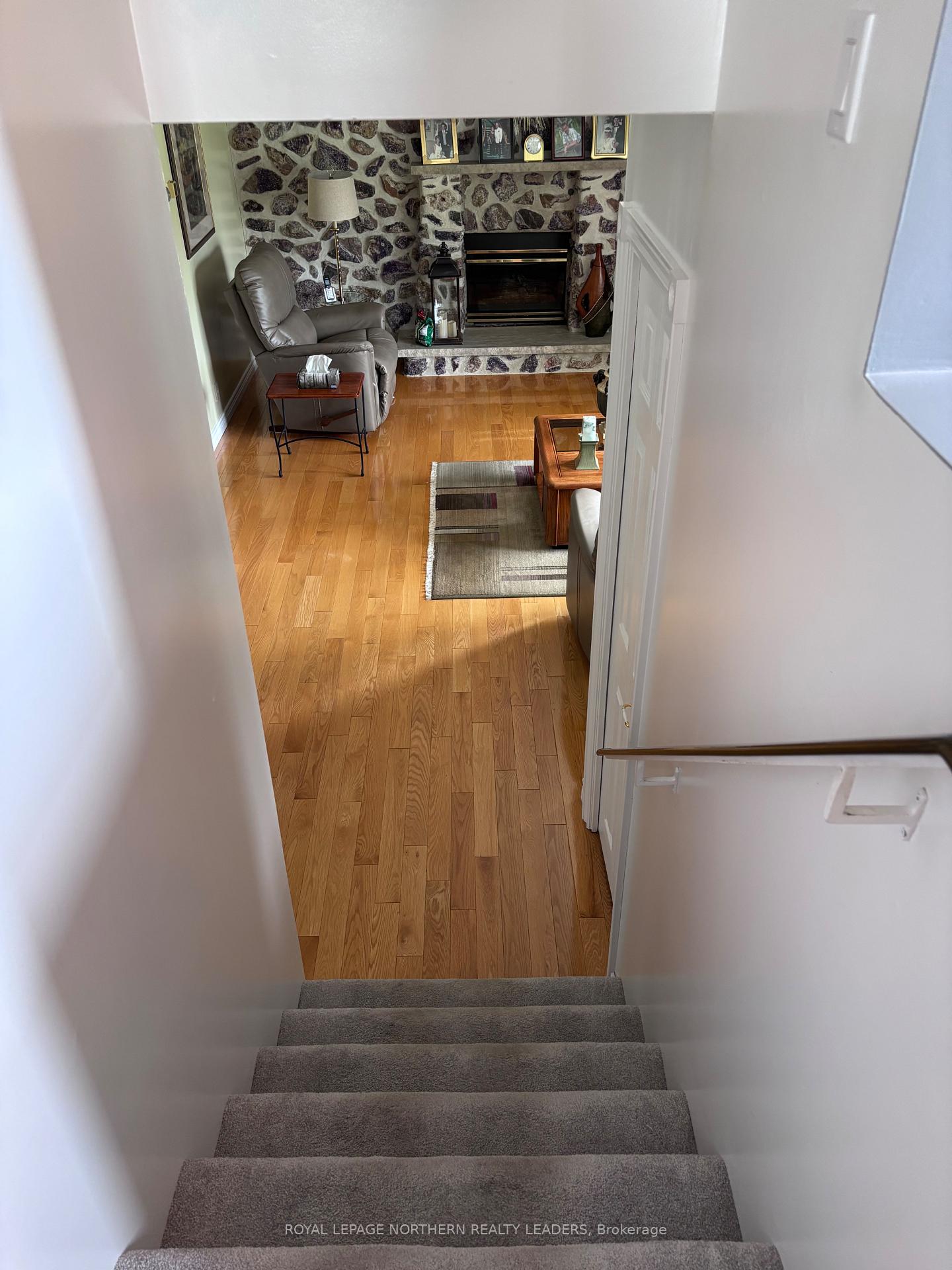 Photo 32 of 324 Third Avenue, Cochrane — HOMEH