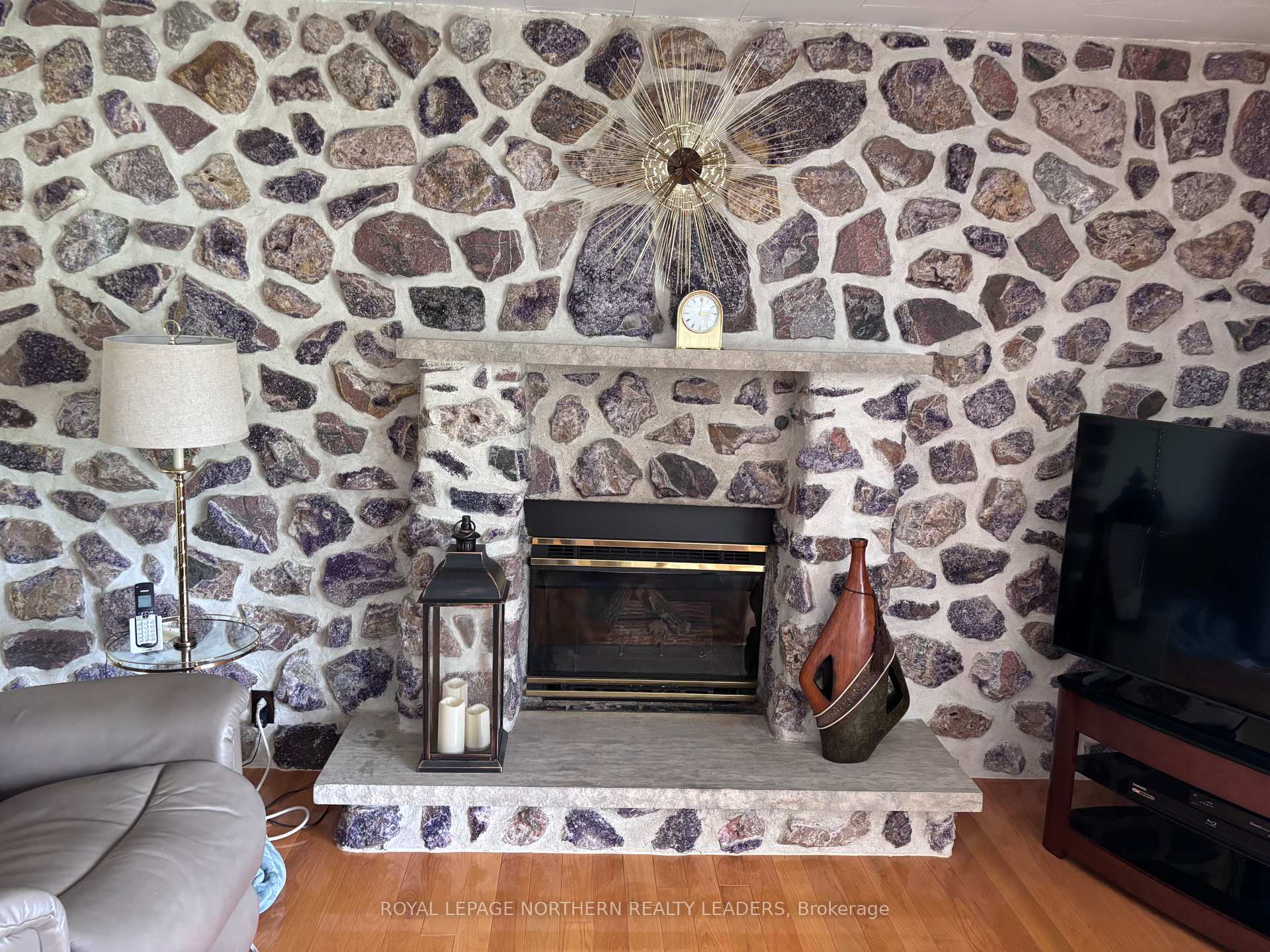 Photo 33 of 324 Third Avenue, Cochrane — HOMEH