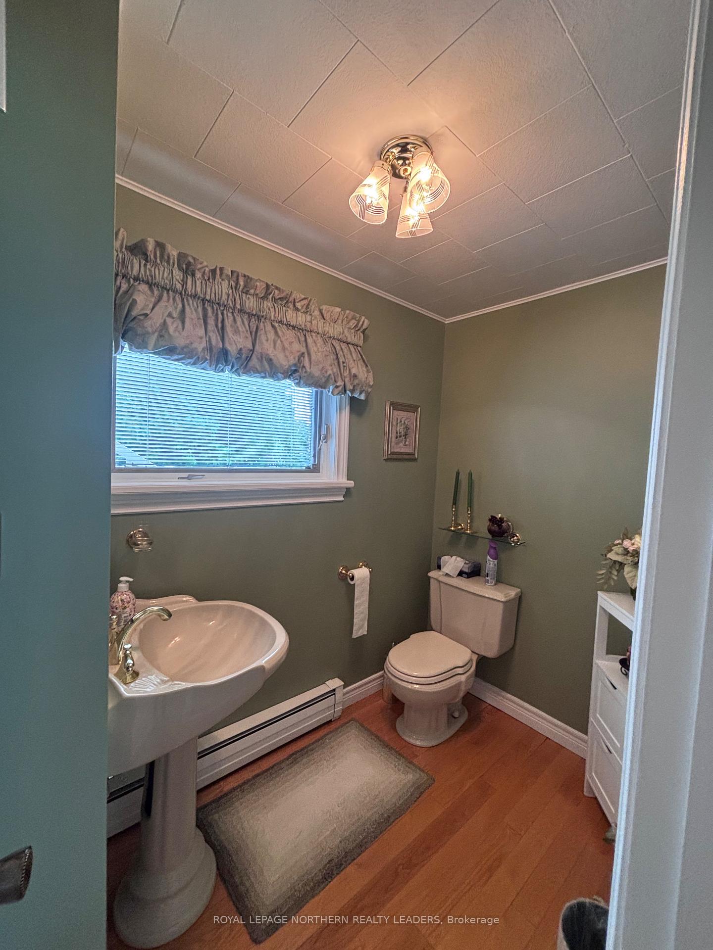 Photo 36 of 324 Third Avenue, Cochrane — HOMEH
