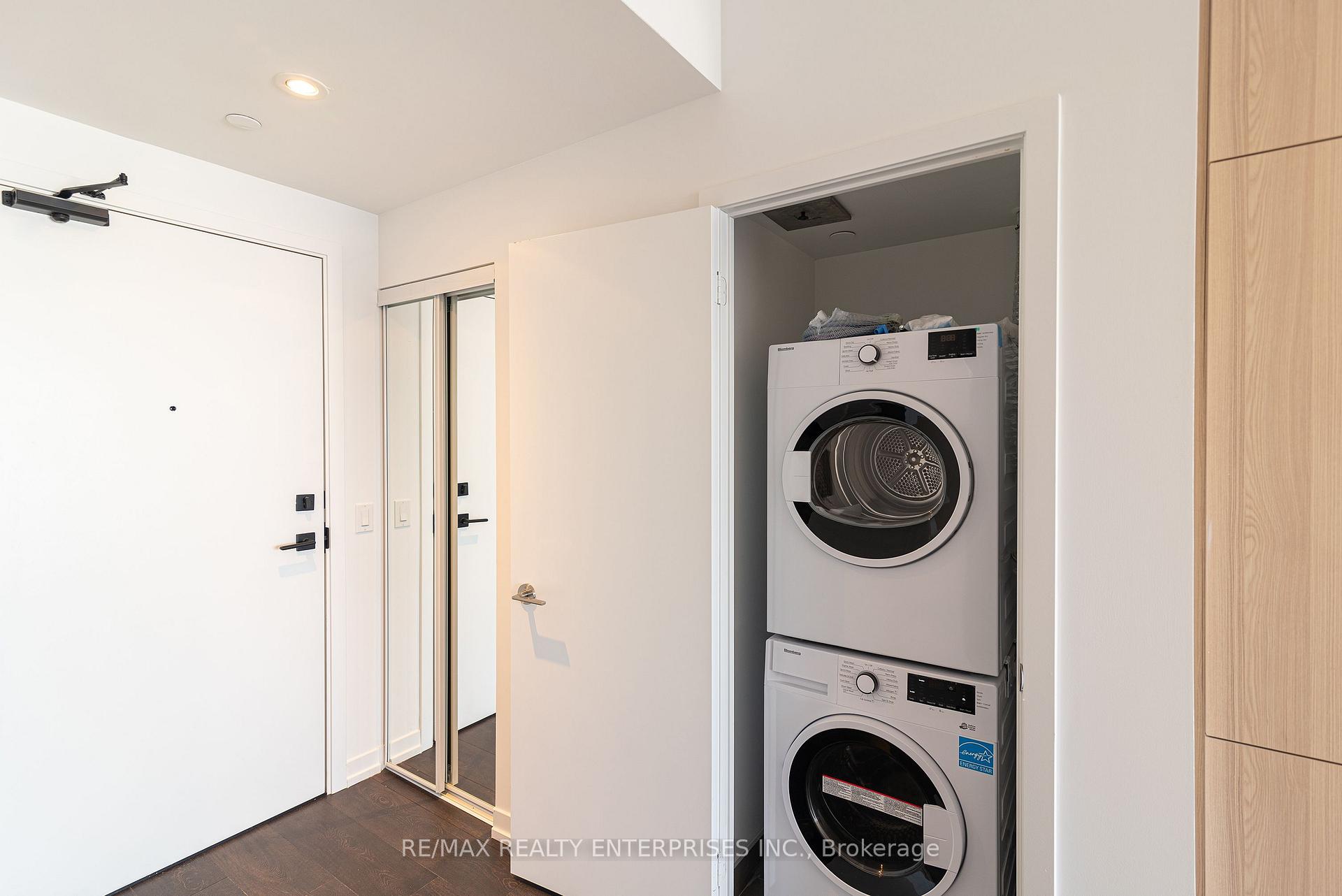 Photo 2 of Unit 4315, 55 Mercer Street, Toronto, Waterfront Communities — HOMEH