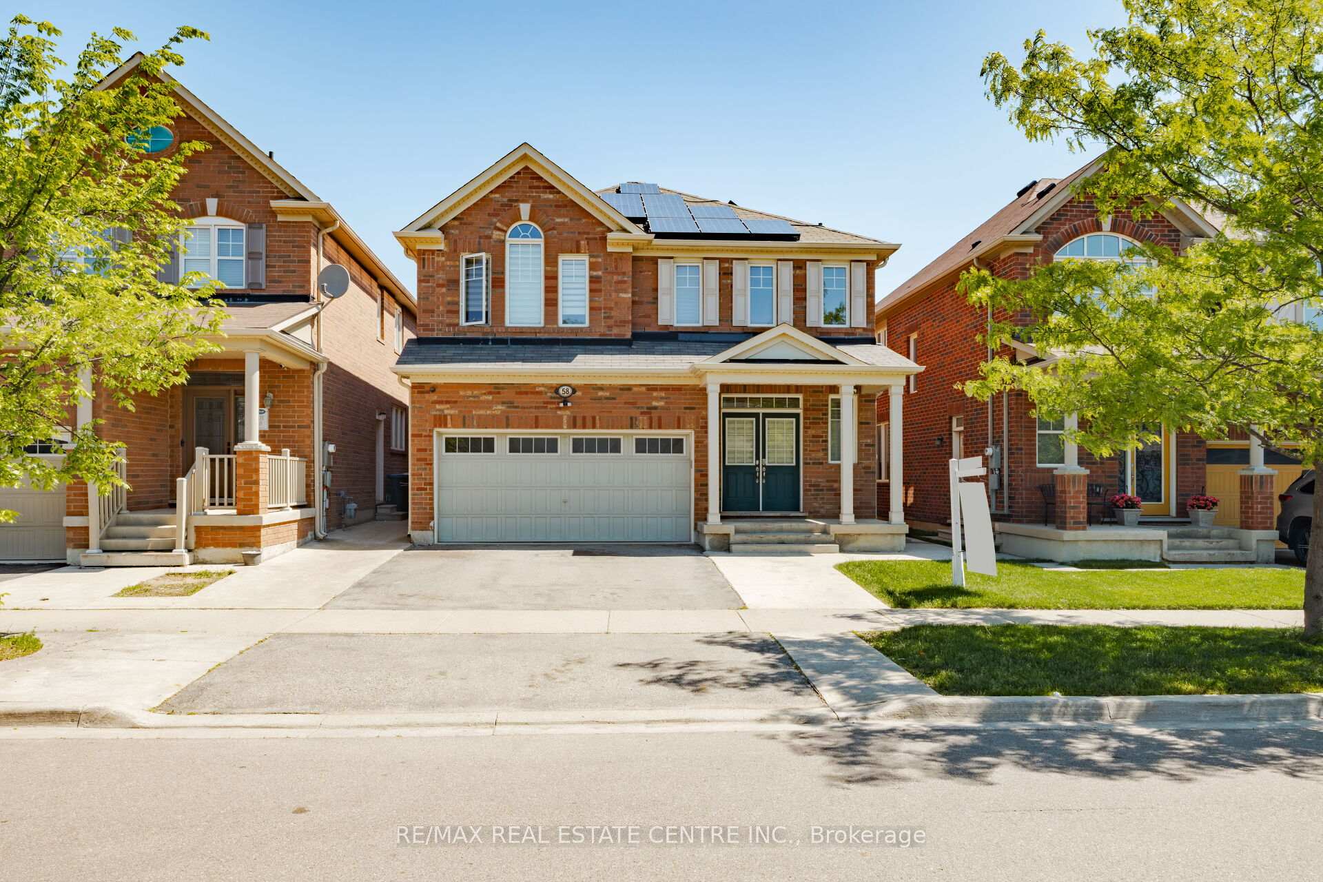 Photo 2 of 58 Seafair Crescent, Brampton, Fletcher's West — HOMEH