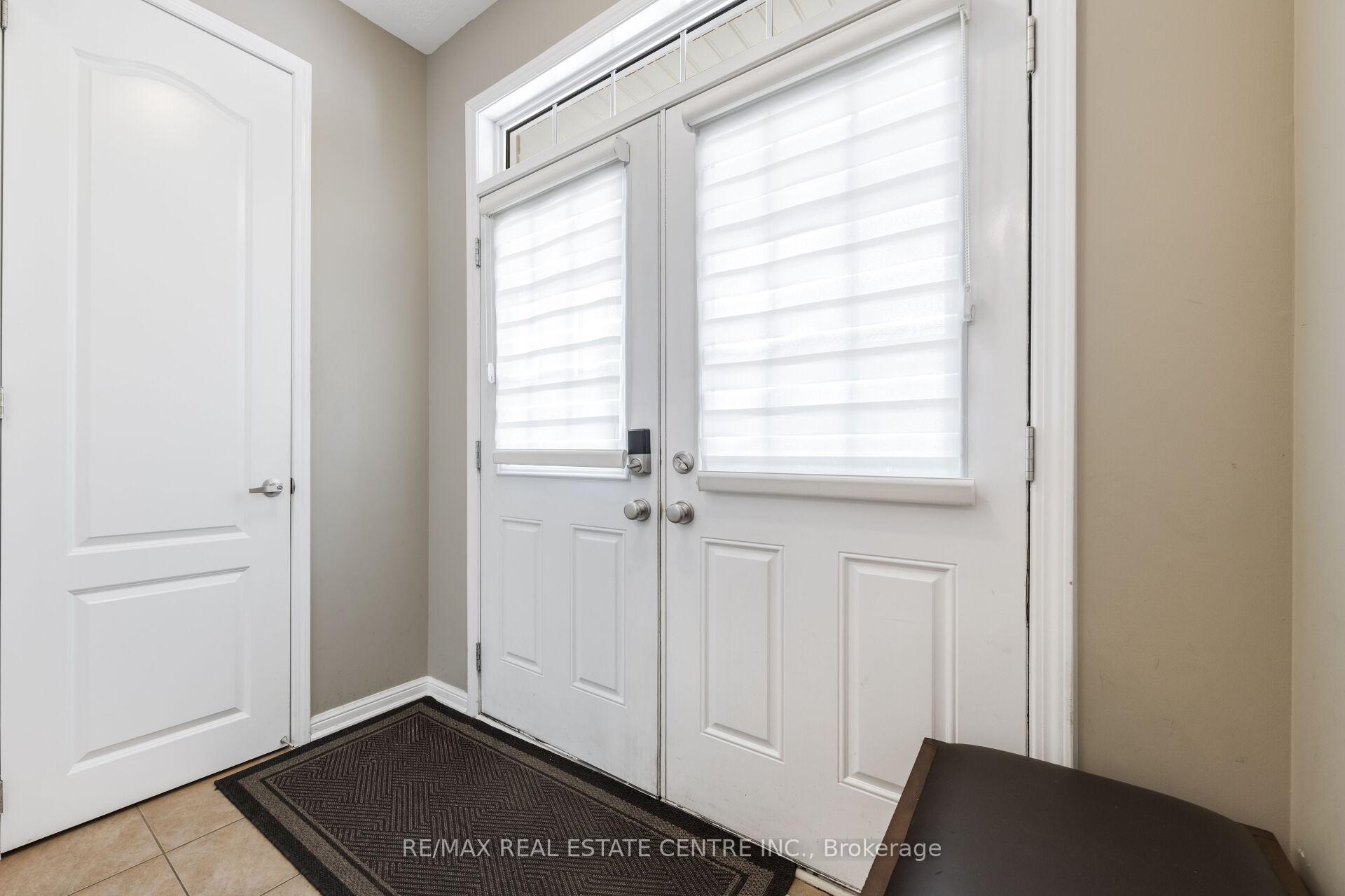 Photo 6 of 58 Seafair Crescent, Brampton, Fletcher's West — HOMEH