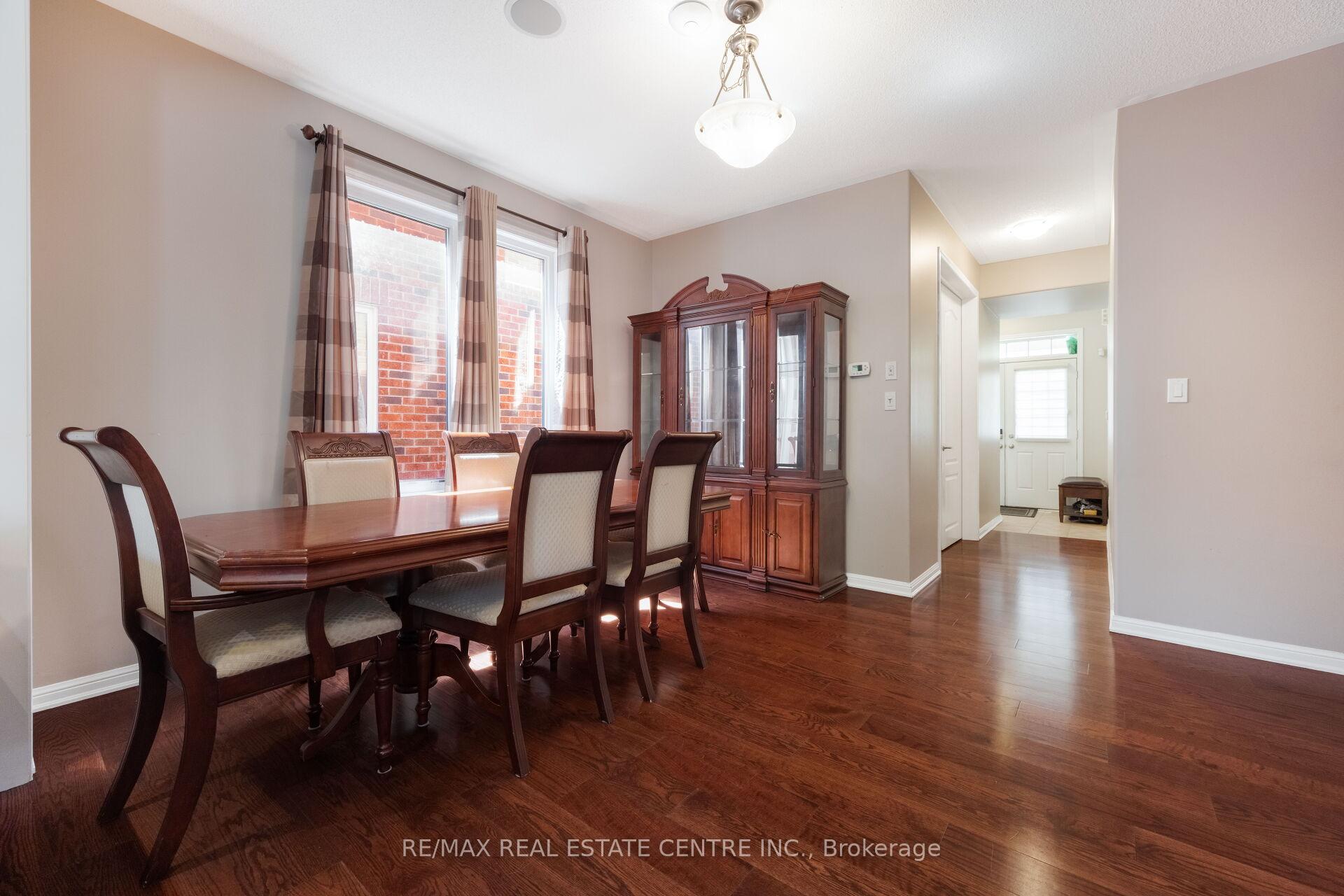 Photo 10 of 58 Seafair Crescent, Brampton, Fletcher's West — HOMEH