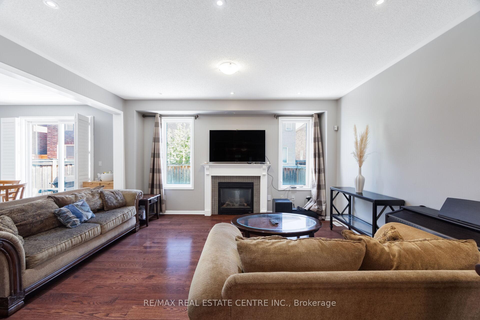 Photo 11 of 58 Seafair Crescent, Brampton, Fletcher's West — HOMEH