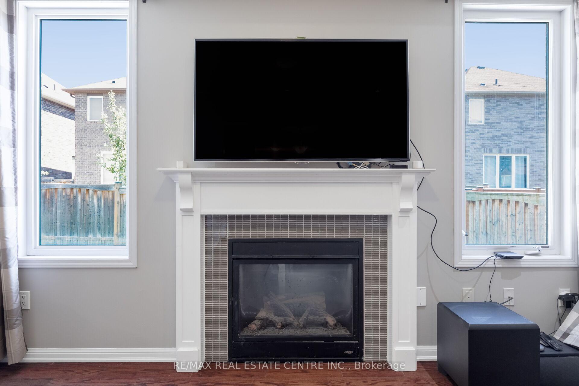 Photo 12 of 58 Seafair Crescent, Brampton, Fletcher's West — HOMEH