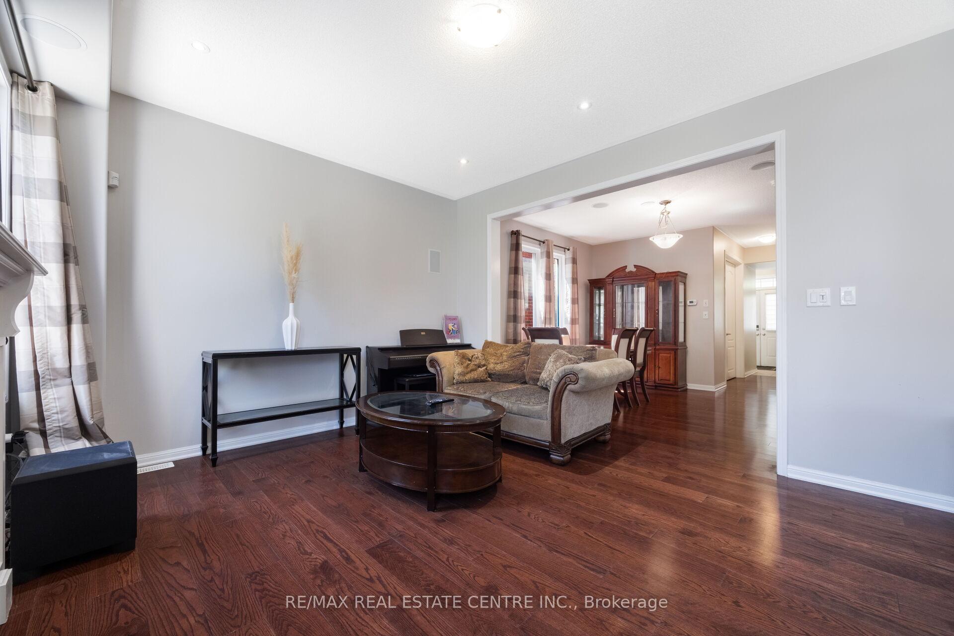 Photo 14 of 58 Seafair Crescent, Brampton, Fletcher's West — HOMEH