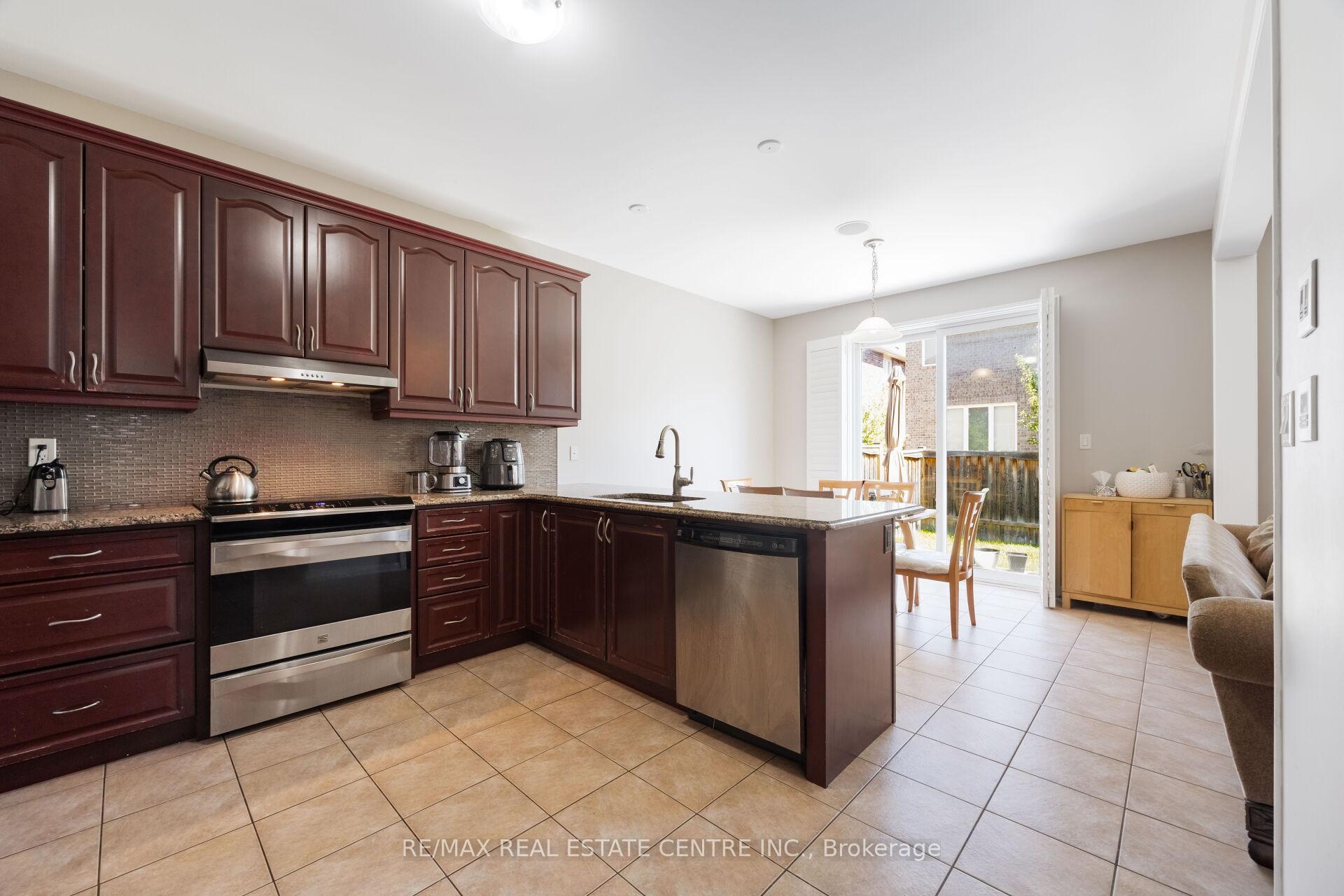 Photo 17 of 58 Seafair Crescent, Brampton, Fletcher's West — HOMEH