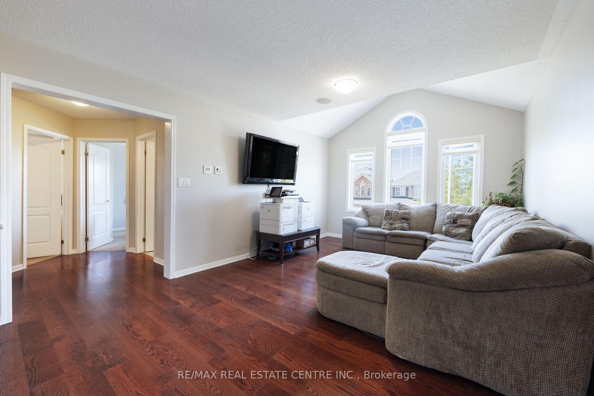 Photo 20 of 58 Seafair Crescent, Brampton, Fletcher's West — HOMEH