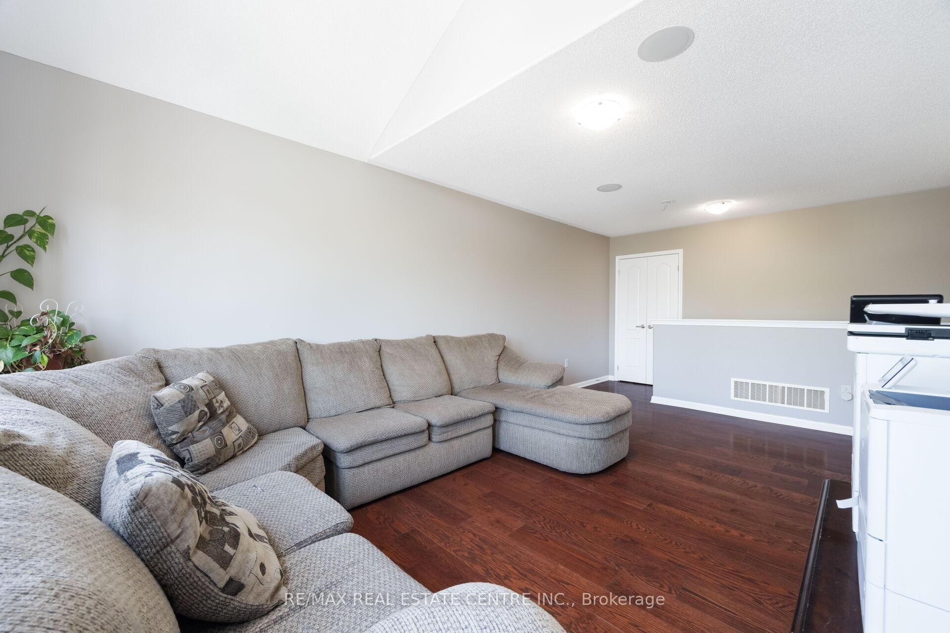 Photo 21 of 58 Seafair Crescent, Brampton, Fletcher's West — HOMEH