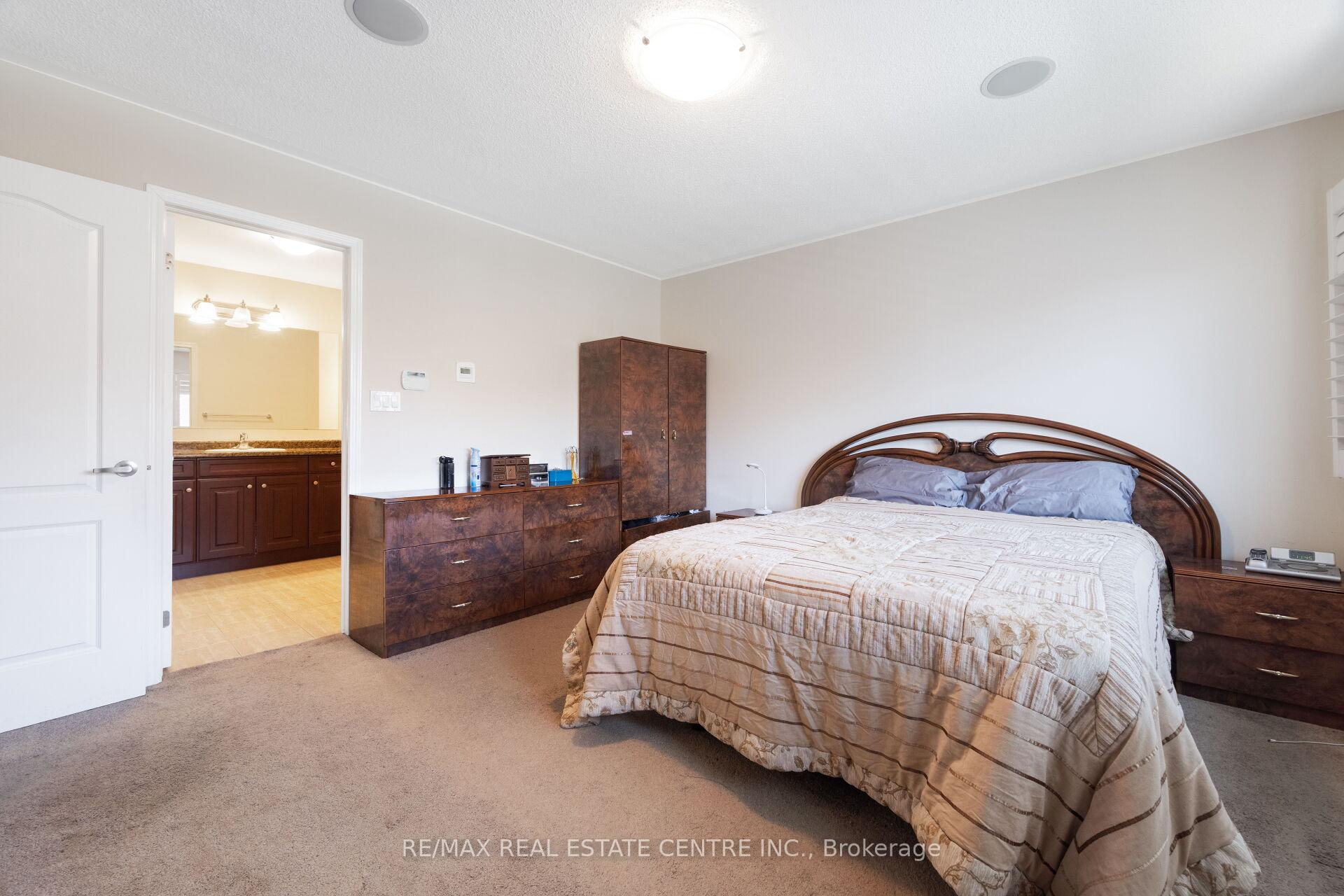 Photo 23 of 58 Seafair Crescent, Brampton, Fletcher's West — HOMEH