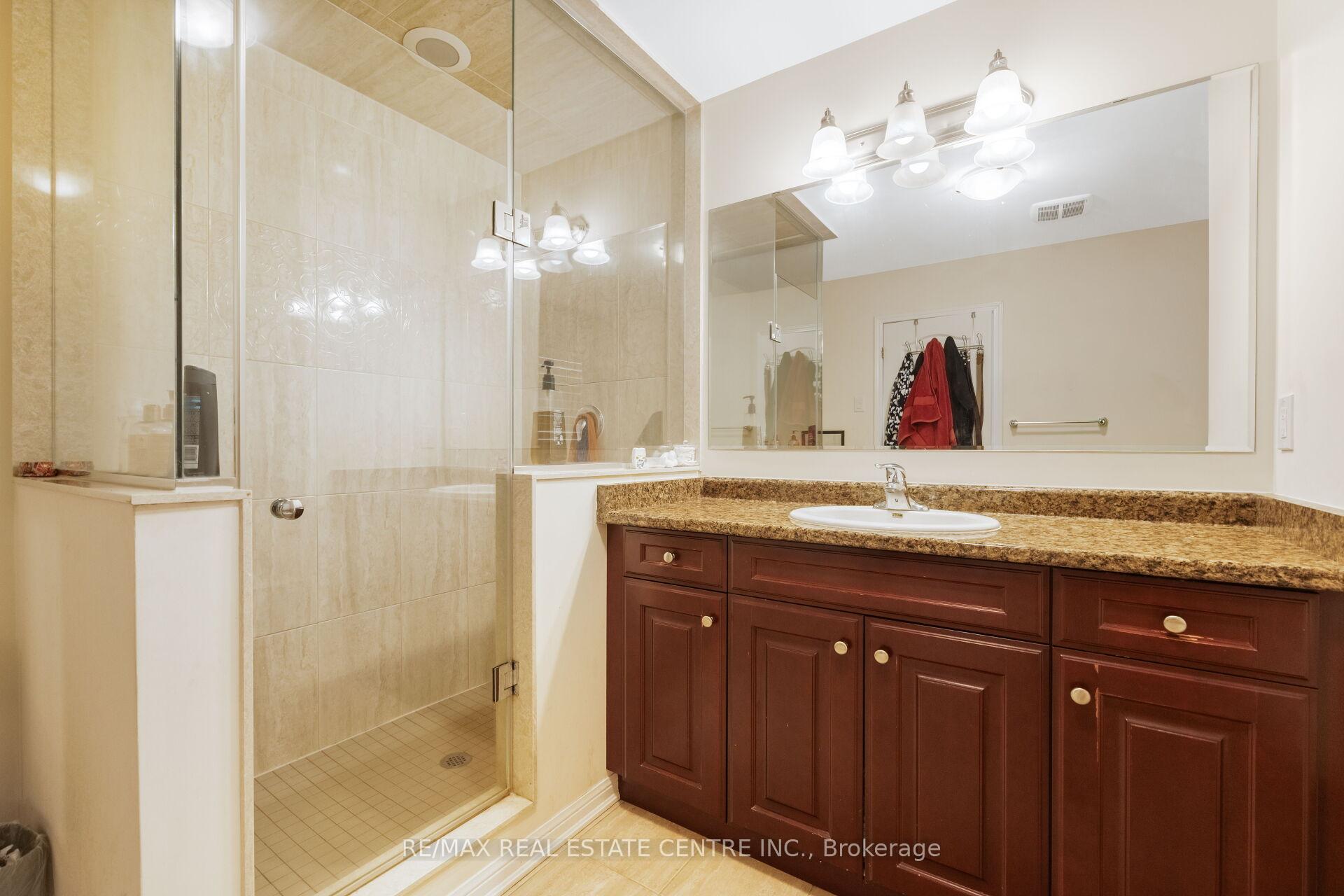 Photo 28 of 58 Seafair Crescent, Brampton, Fletcher's West — HOMEH