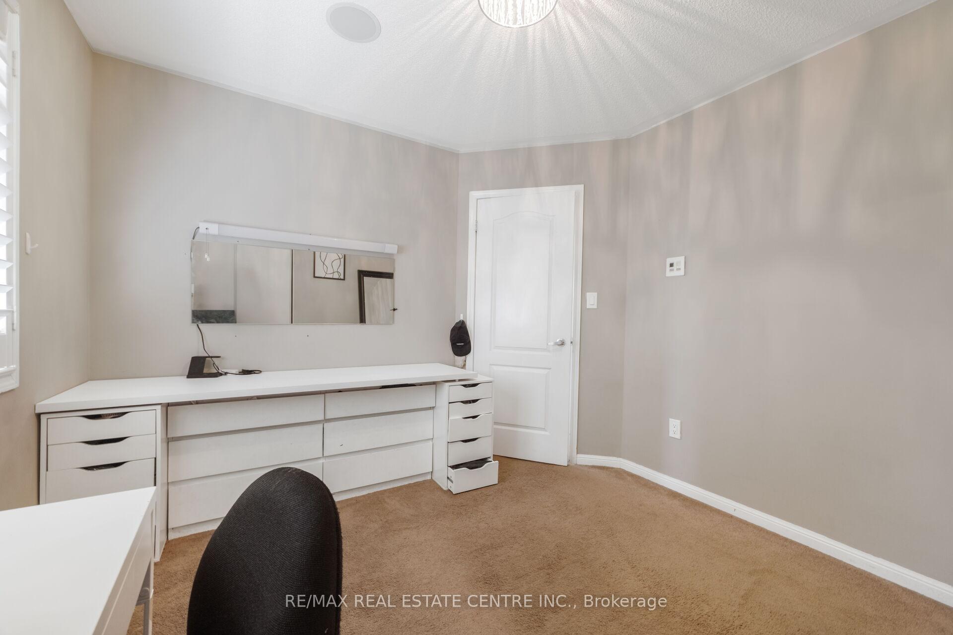 Photo 33 of 58 Seafair Crescent, Brampton, Fletcher's West — HOMEH