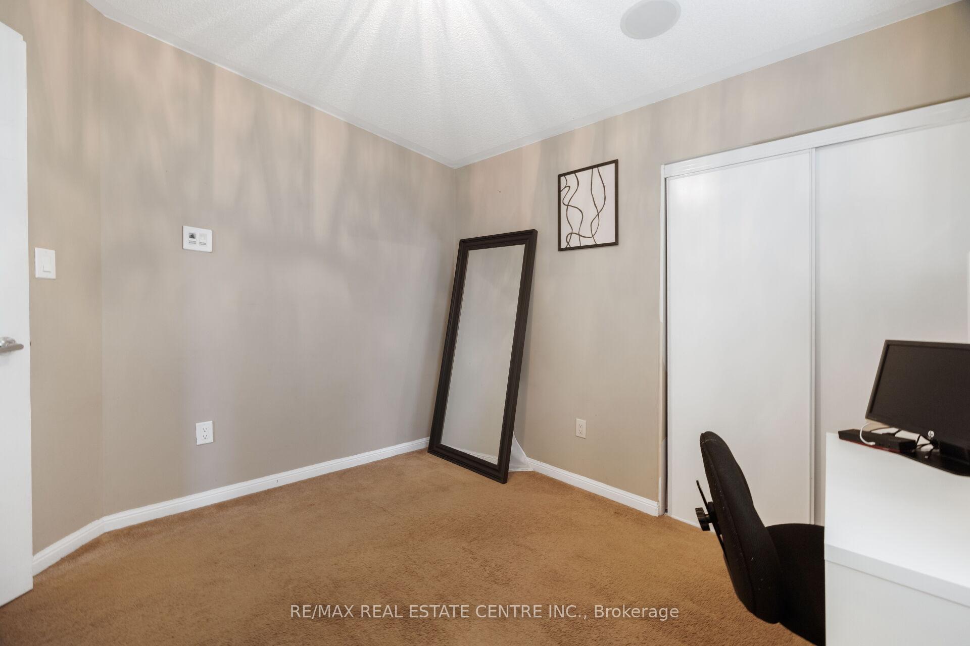 Photo 34 of 58 Seafair Crescent, Brampton, Fletcher's West — HOMEH