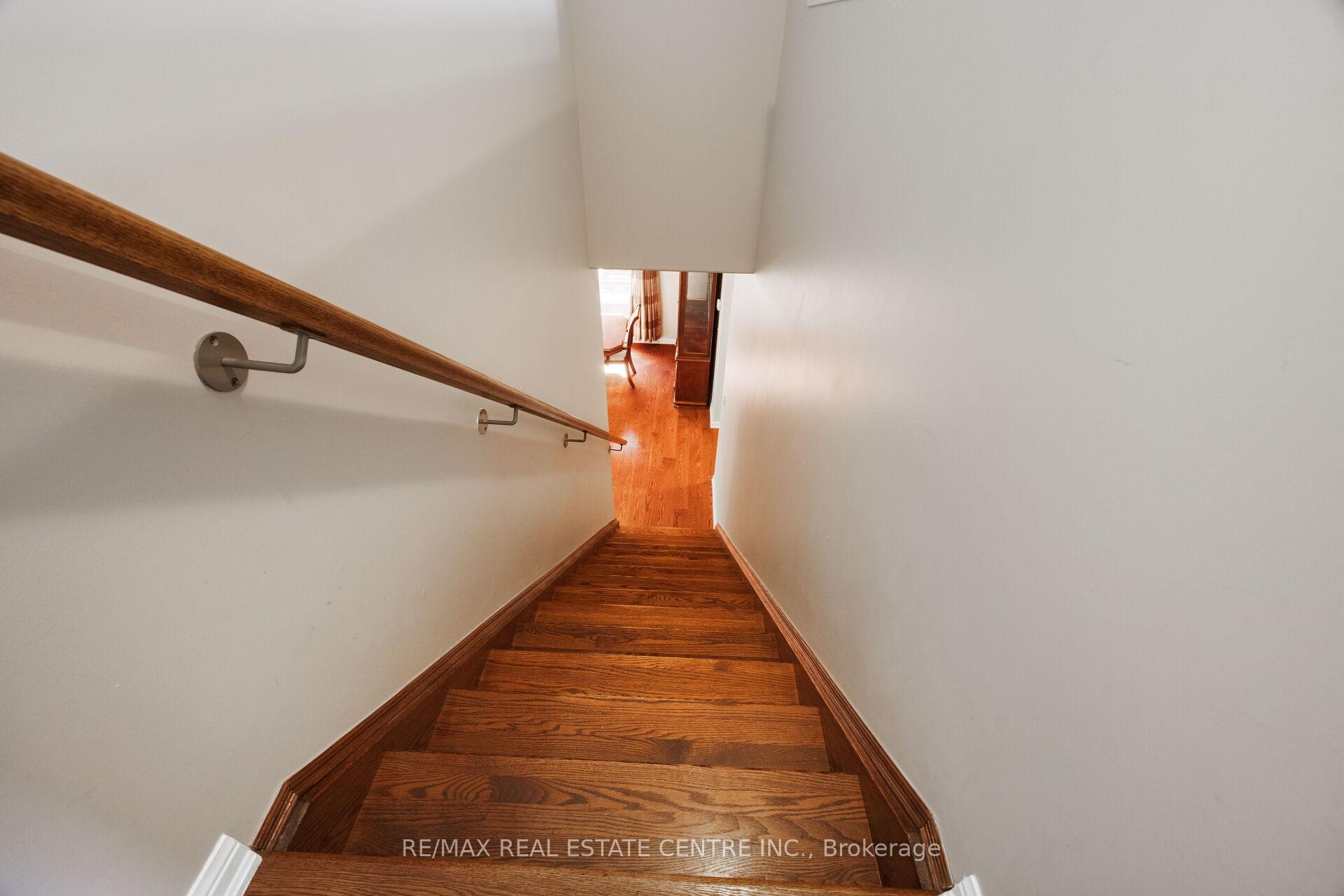 Photo 37 of 58 Seafair Crescent, Brampton, Fletcher's West — HOMEH