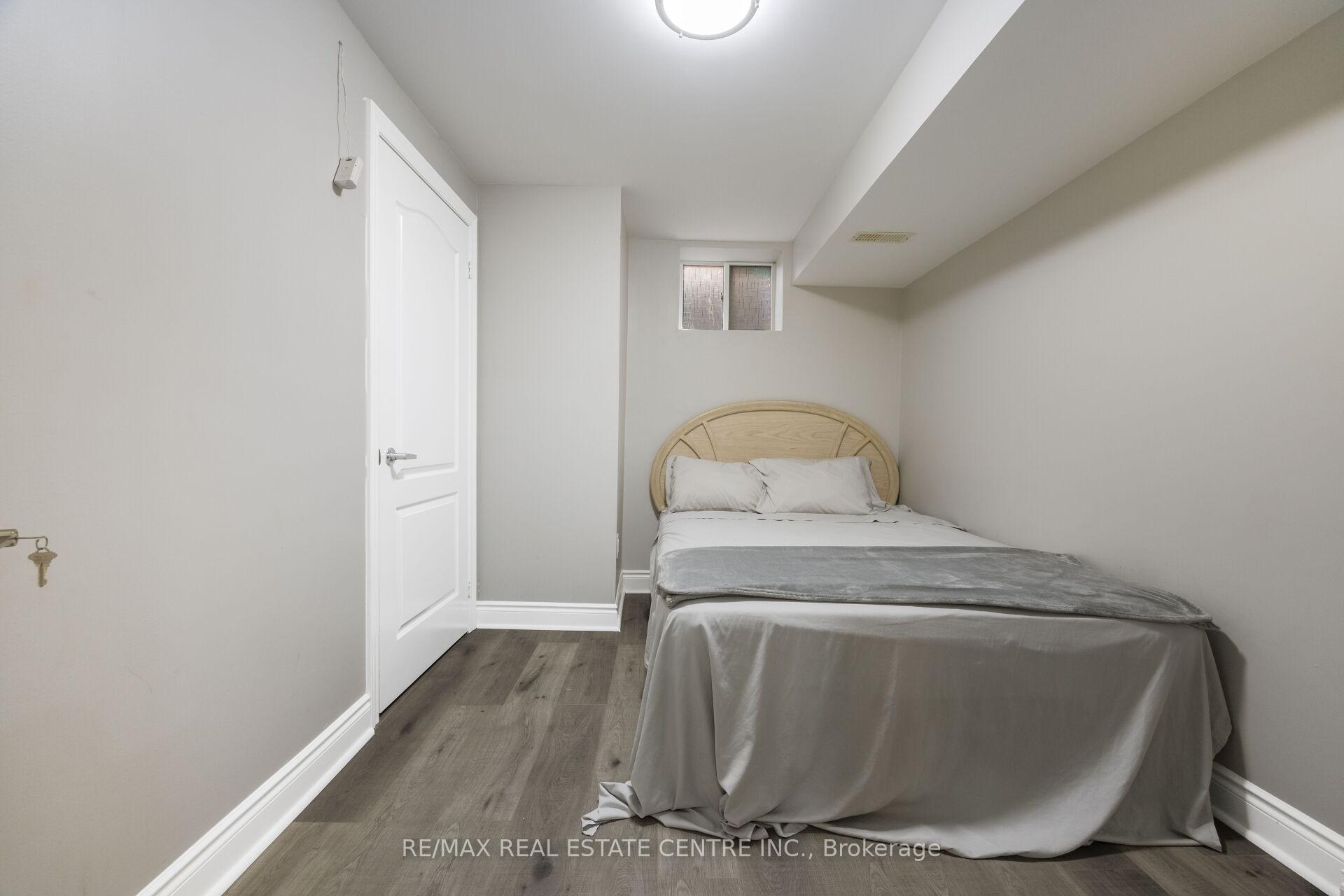 Photo 41 of 58 Seafair Crescent, Brampton, Fletcher's West — HOMEH