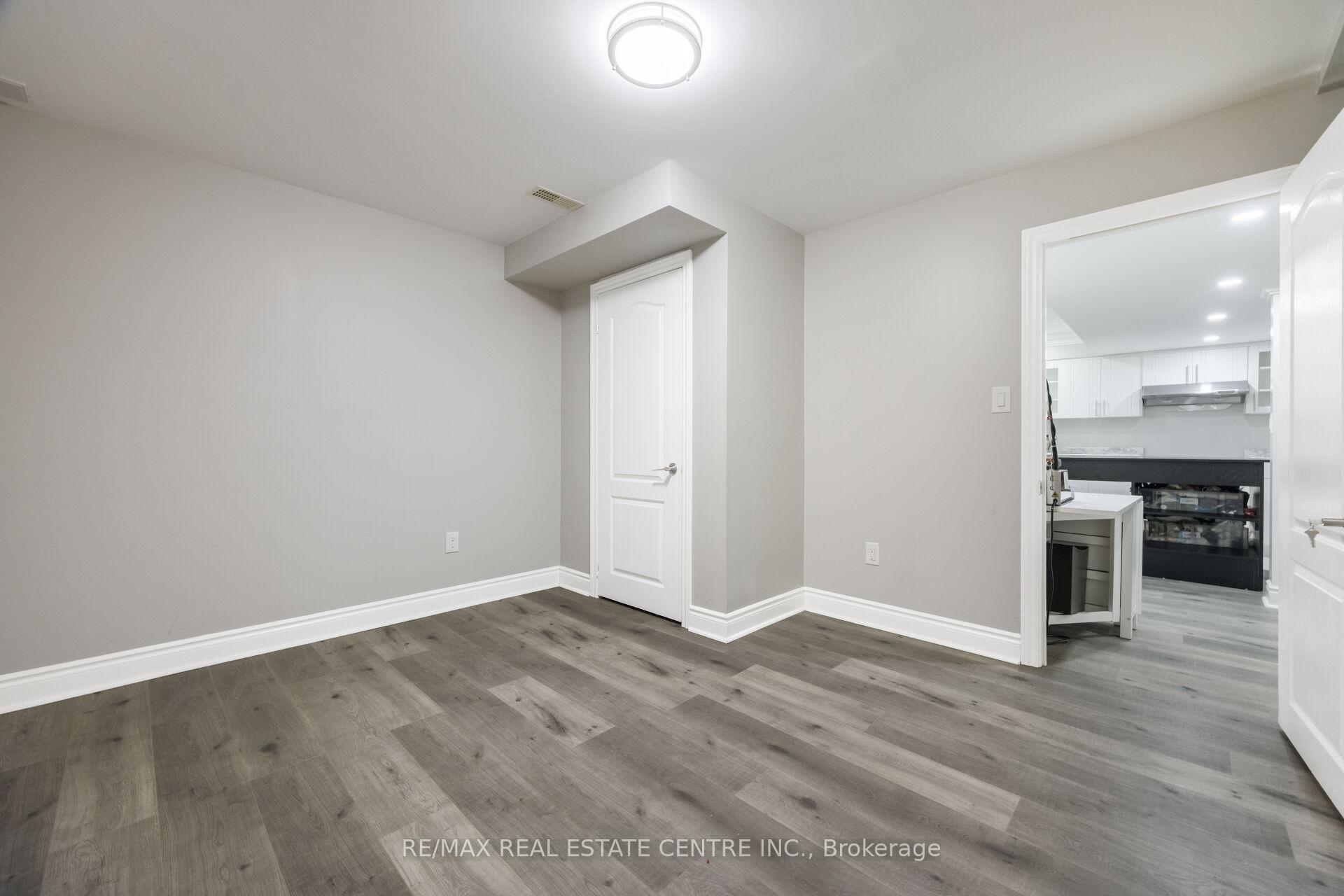 Photo 42 of 58 Seafair Crescent, Brampton, Fletcher's West — HOMEH
