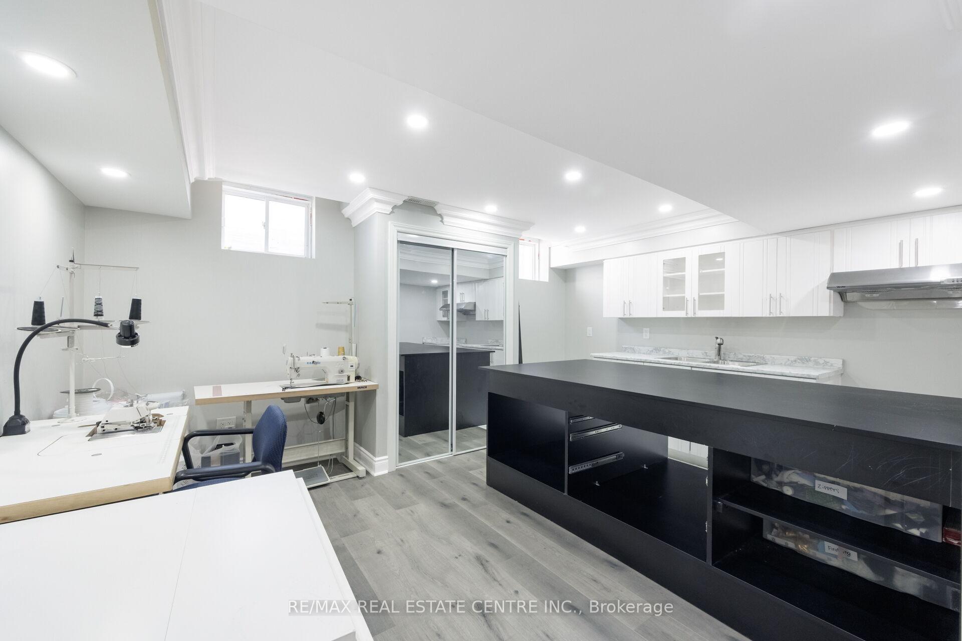 Photo 43 of 58 Seafair Crescent, Brampton, Fletcher's West — HOMEH
