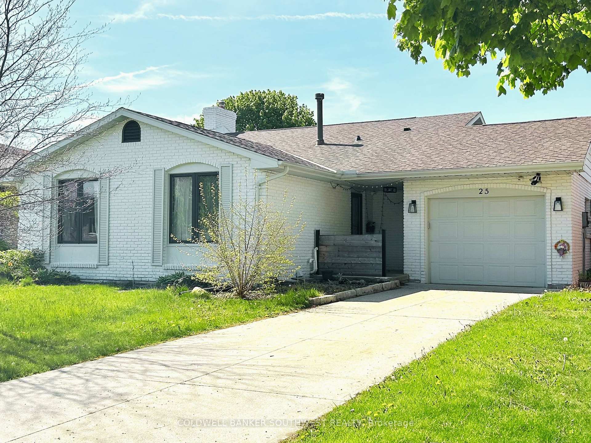 Photo 1 of 25 Durco Avenue, Sarnia — HOMEH