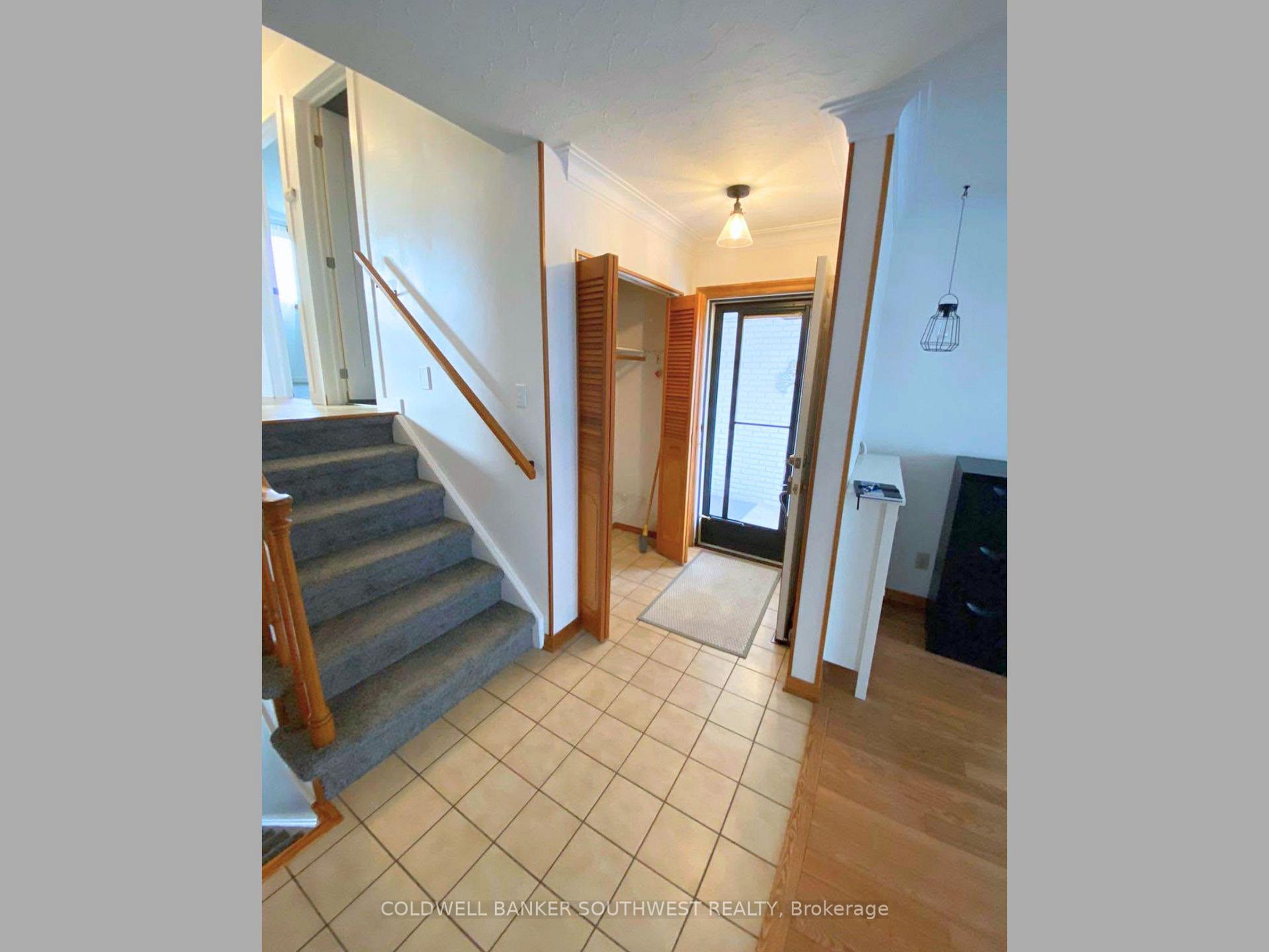 Photo 3 of 25 Durco Avenue, Sarnia — HOMEH