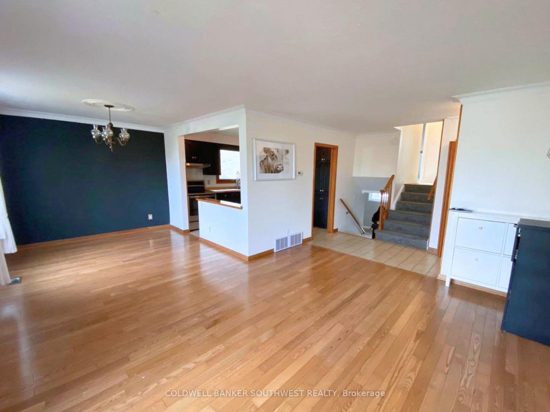 Photo 4 of 25 Durco Avenue, Sarnia — HOMEH