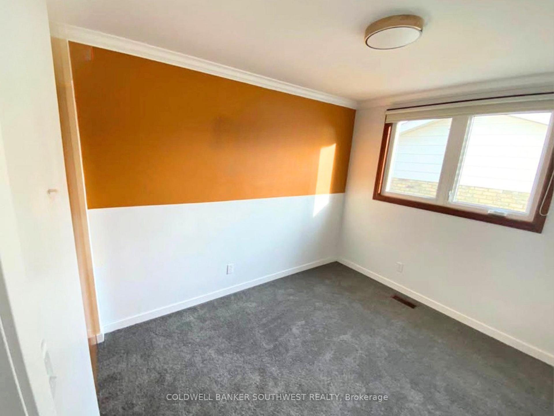 Photo 9 of 25 Durco Avenue, Sarnia — HOMEH
