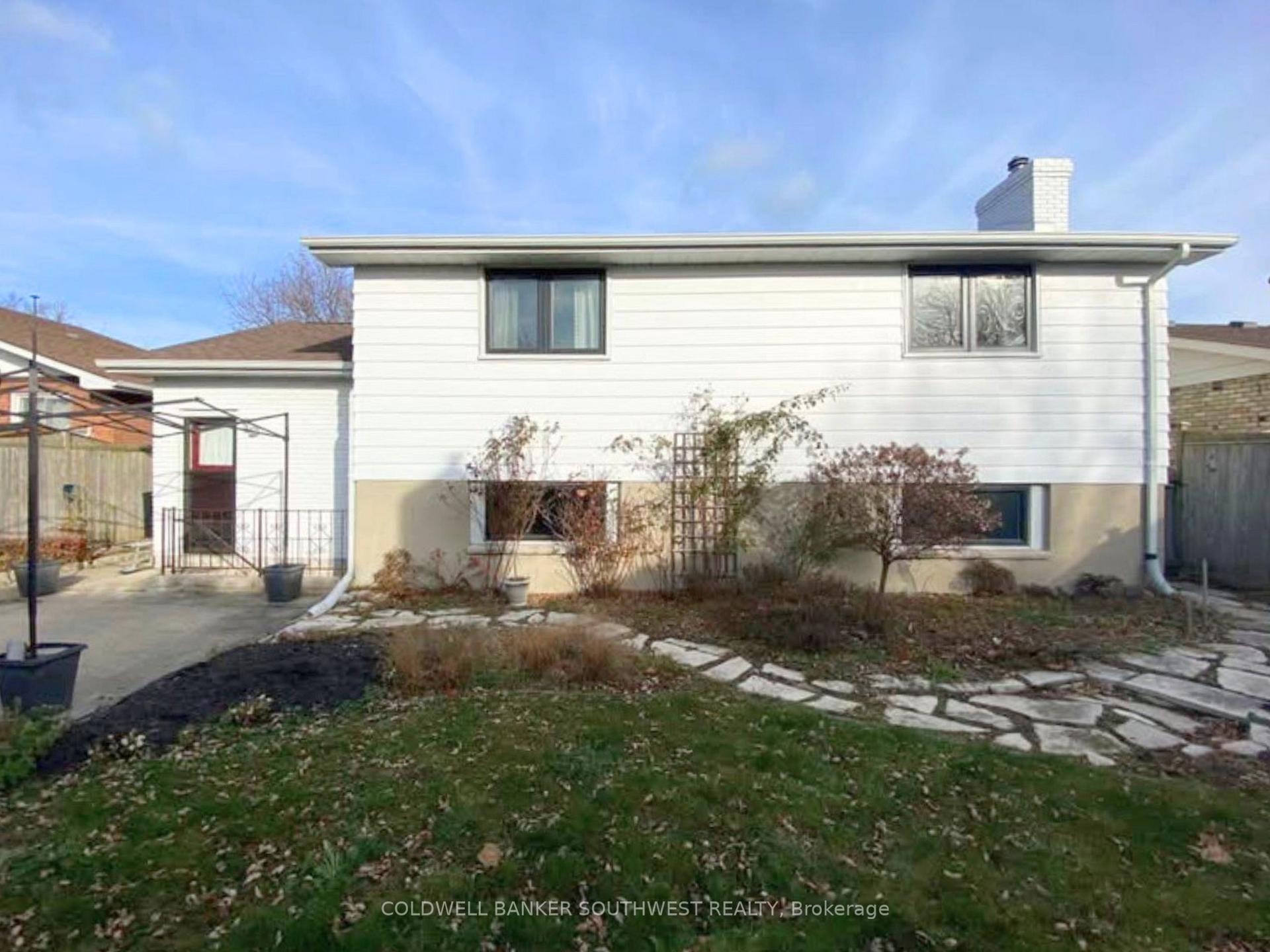 Photo 10 of 25 Durco Avenue, Sarnia — HOMEH