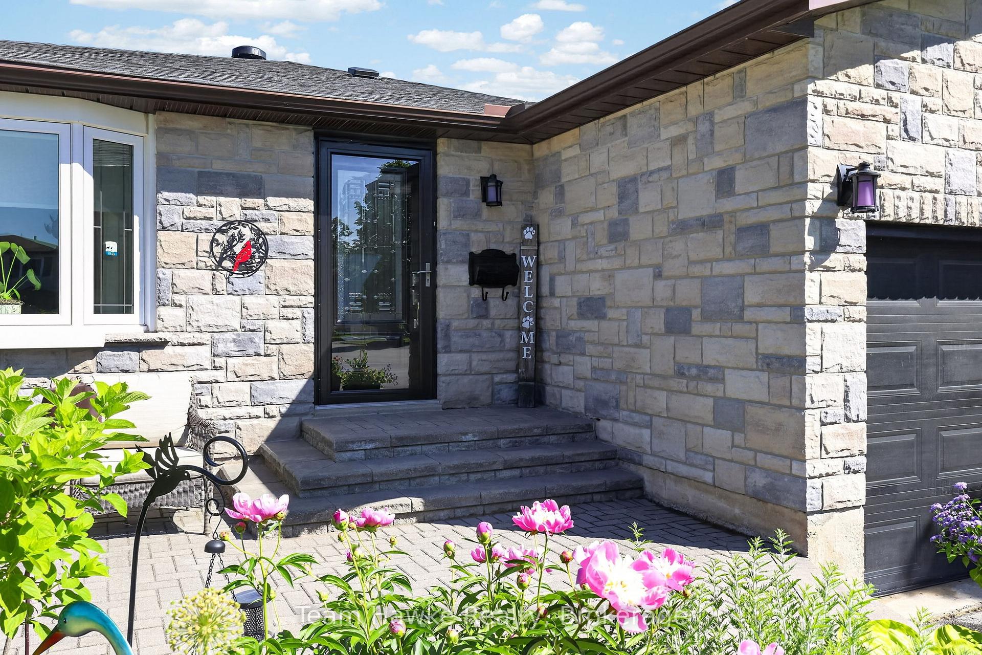 Photo 4 of 400 Galloway Boulevard, Midland — HOMEH