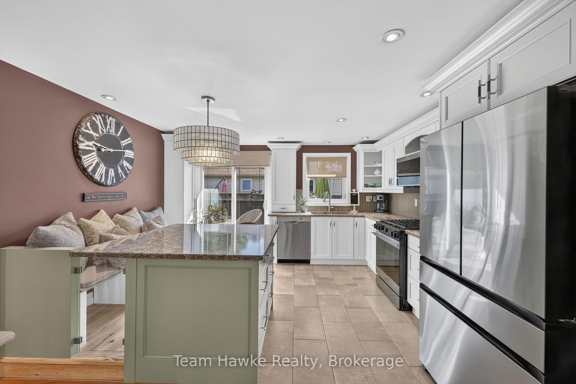 Photo 6 of 400 Galloway Boulevard, Midland — HOMEH