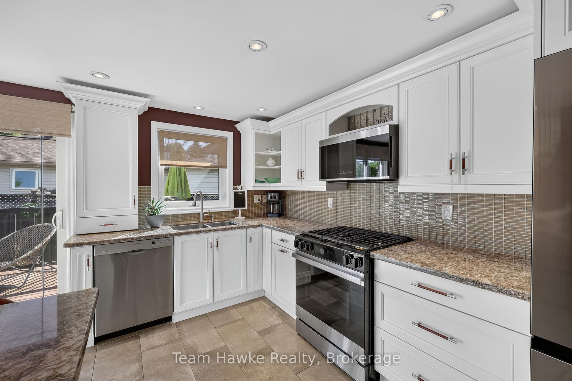 Photo 7 of 400 Galloway Boulevard, Midland — HOMEH