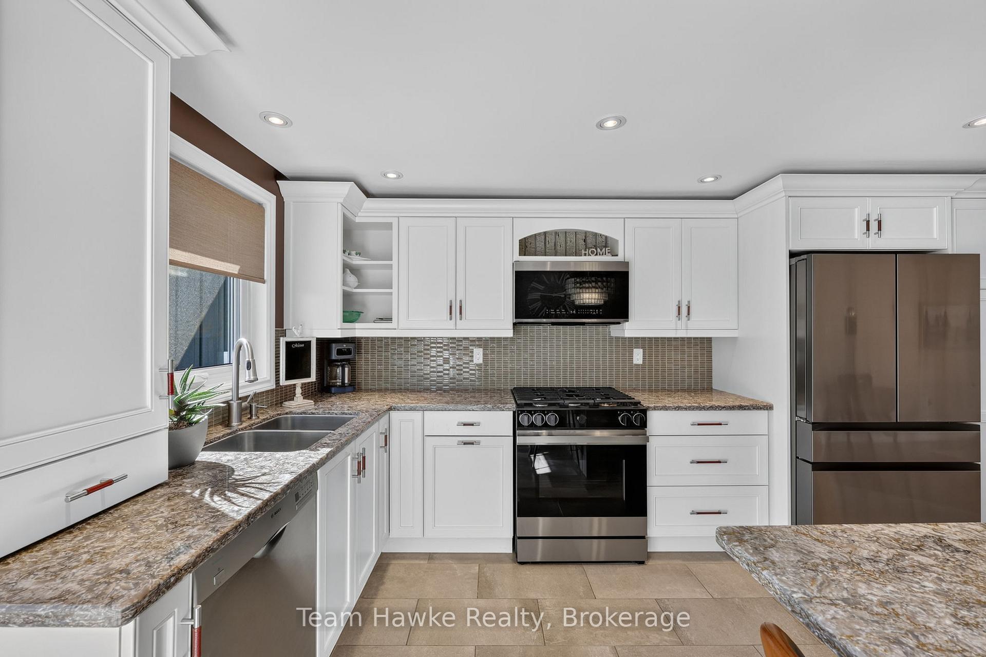Photo 8 of 400 Galloway Boulevard, Midland — HOMEH