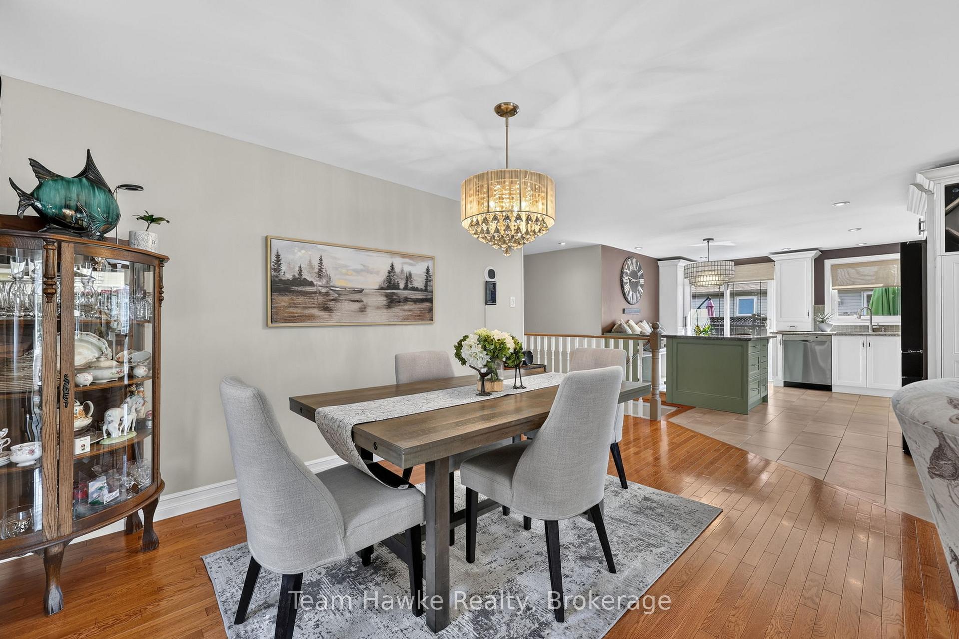 Photo 11 of 400 Galloway Boulevard, Midland — HOMEH